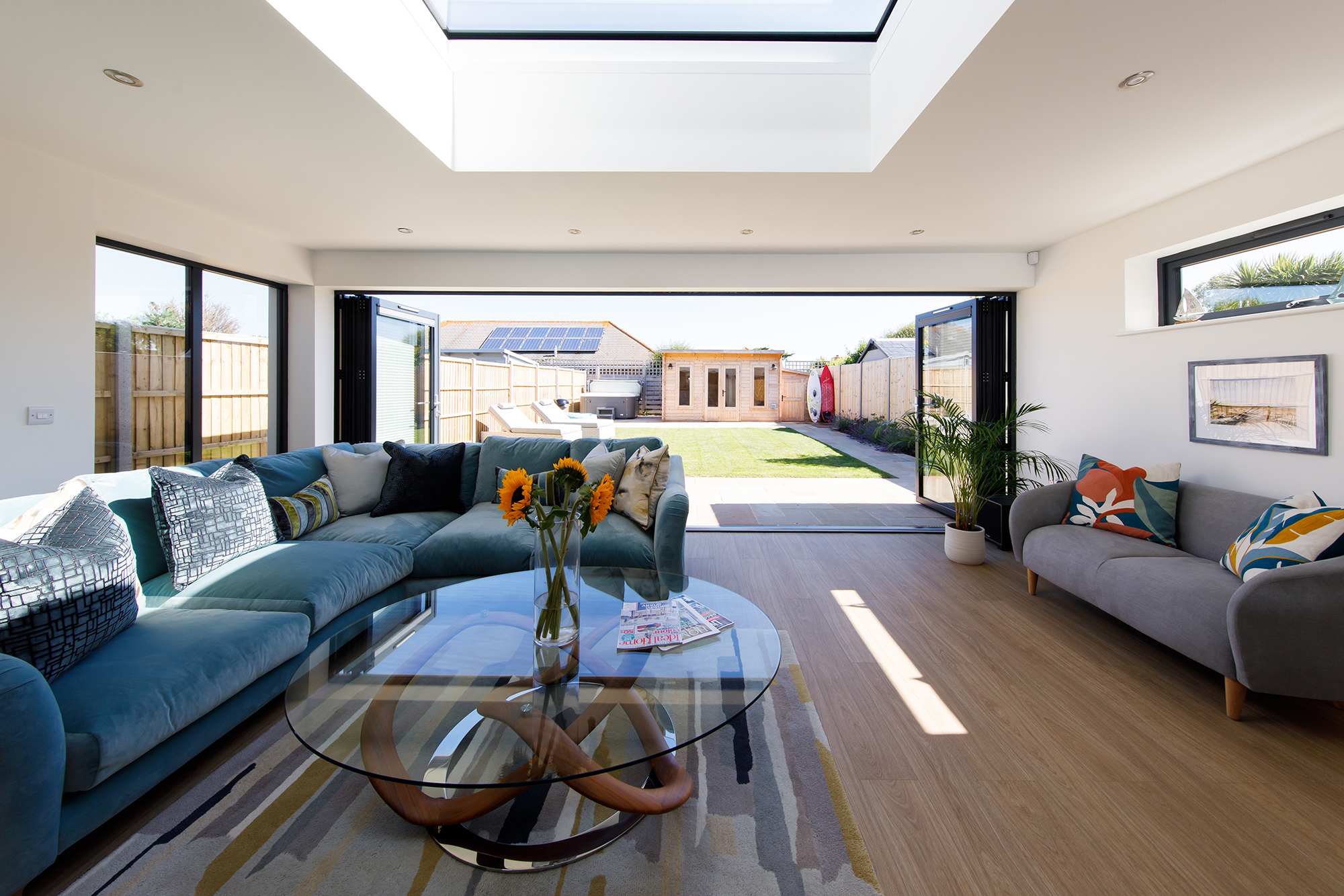 Luxury designer coastal home for 10 with hot tub