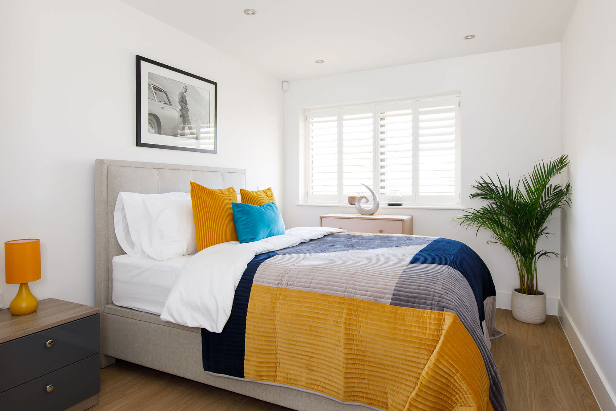 Enjoy a good night's sleep in a luxurious king bed.