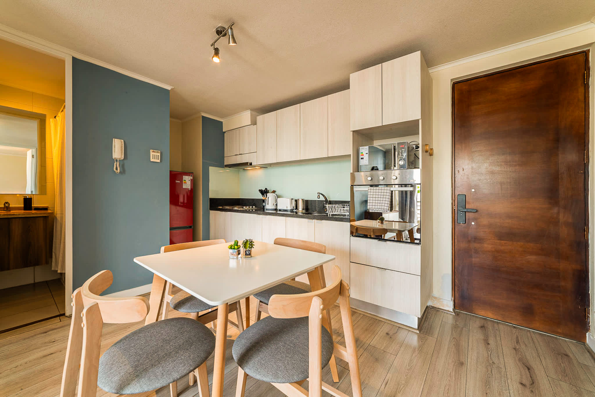 Cenas íntimas o celebraciones especiales: este comedor es perfecto para cualquier ocasión