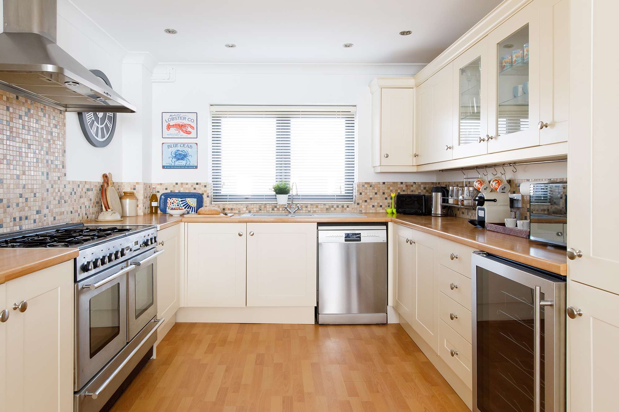 The fully equipped kitchen has everything you need to prepare delicious meals.