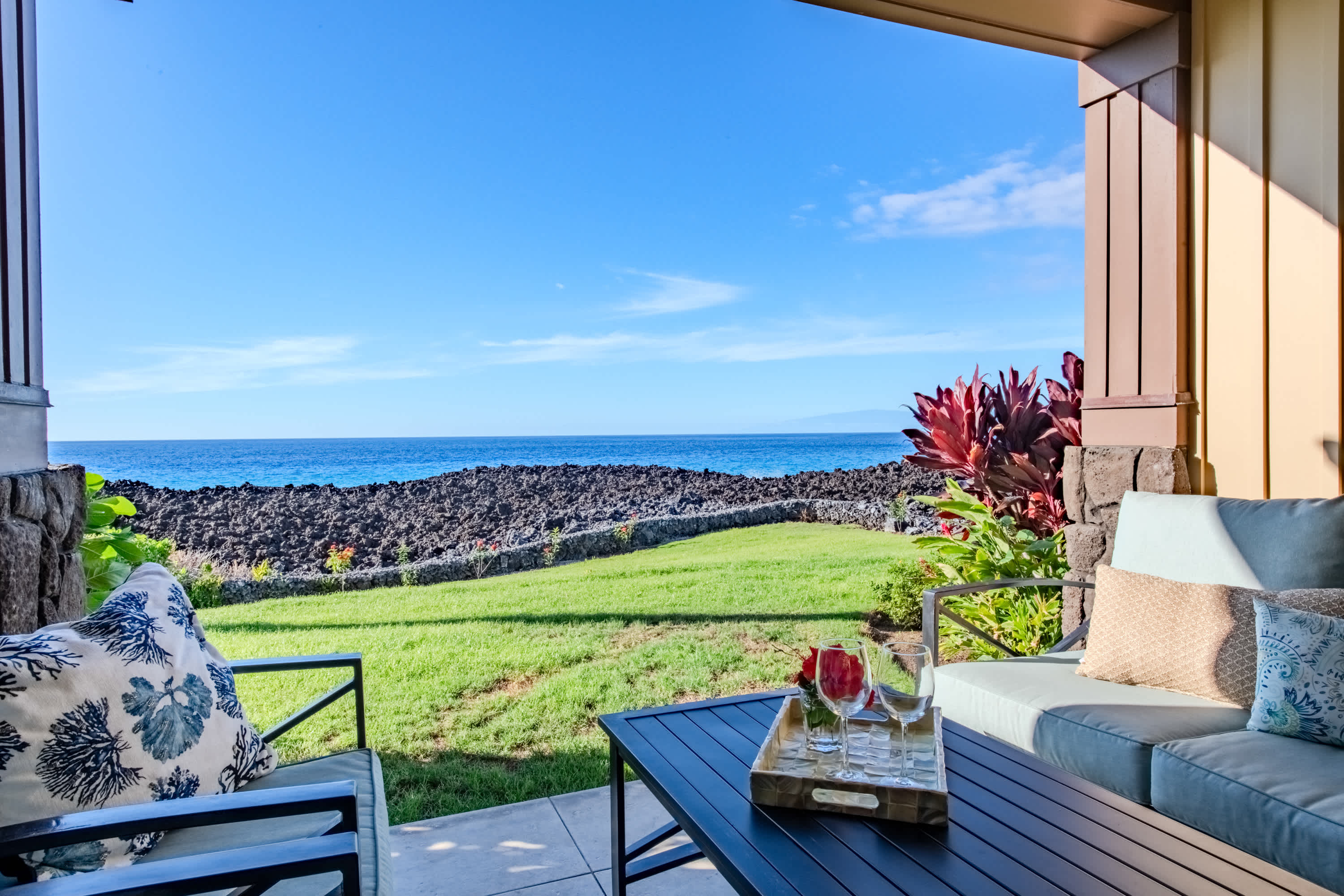 Hali'i Kai 13C 2-Bedroom Ocean Front Villa - Picture 1