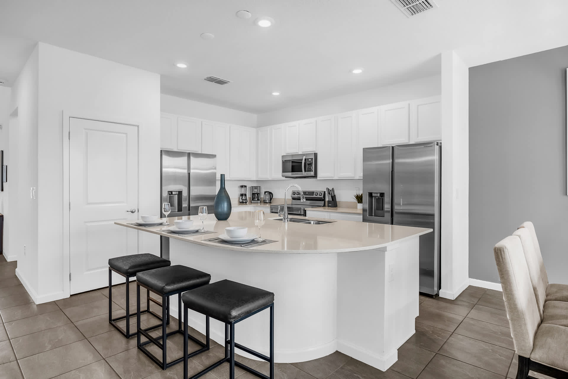 Fully Equipped Kitchen with Island Bar Seating