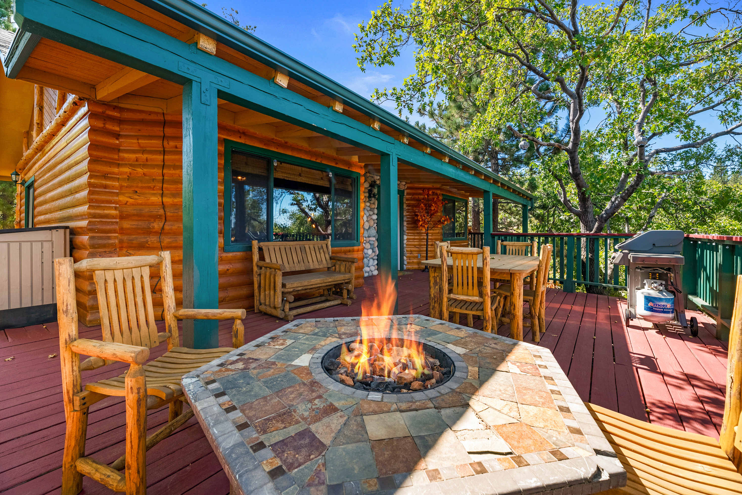 Charming Mountain Cabin w/ Hot Tub - Foto 1