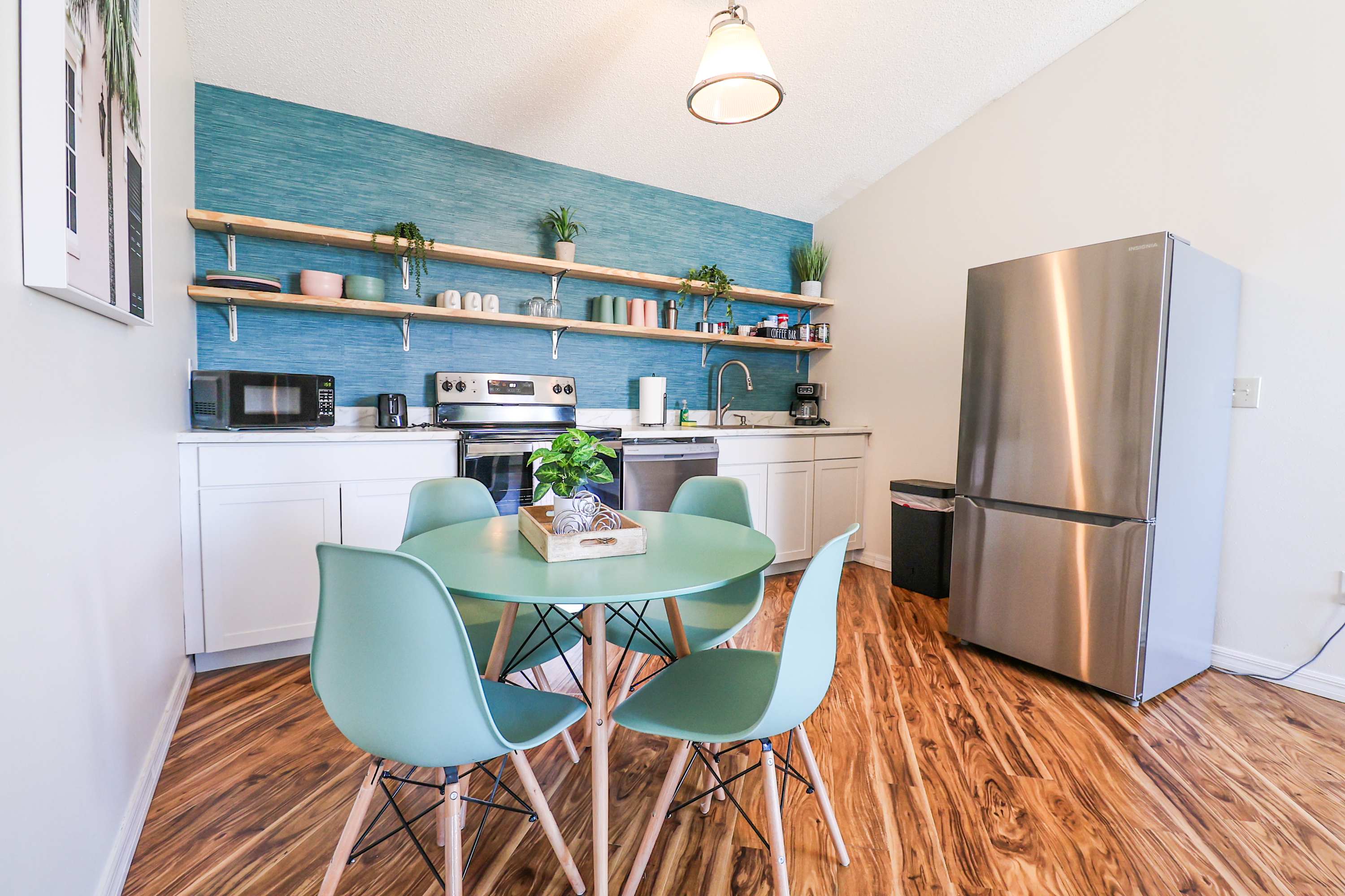 New APT 15Min Drive DisnyAirport&Parks KngBed Pets