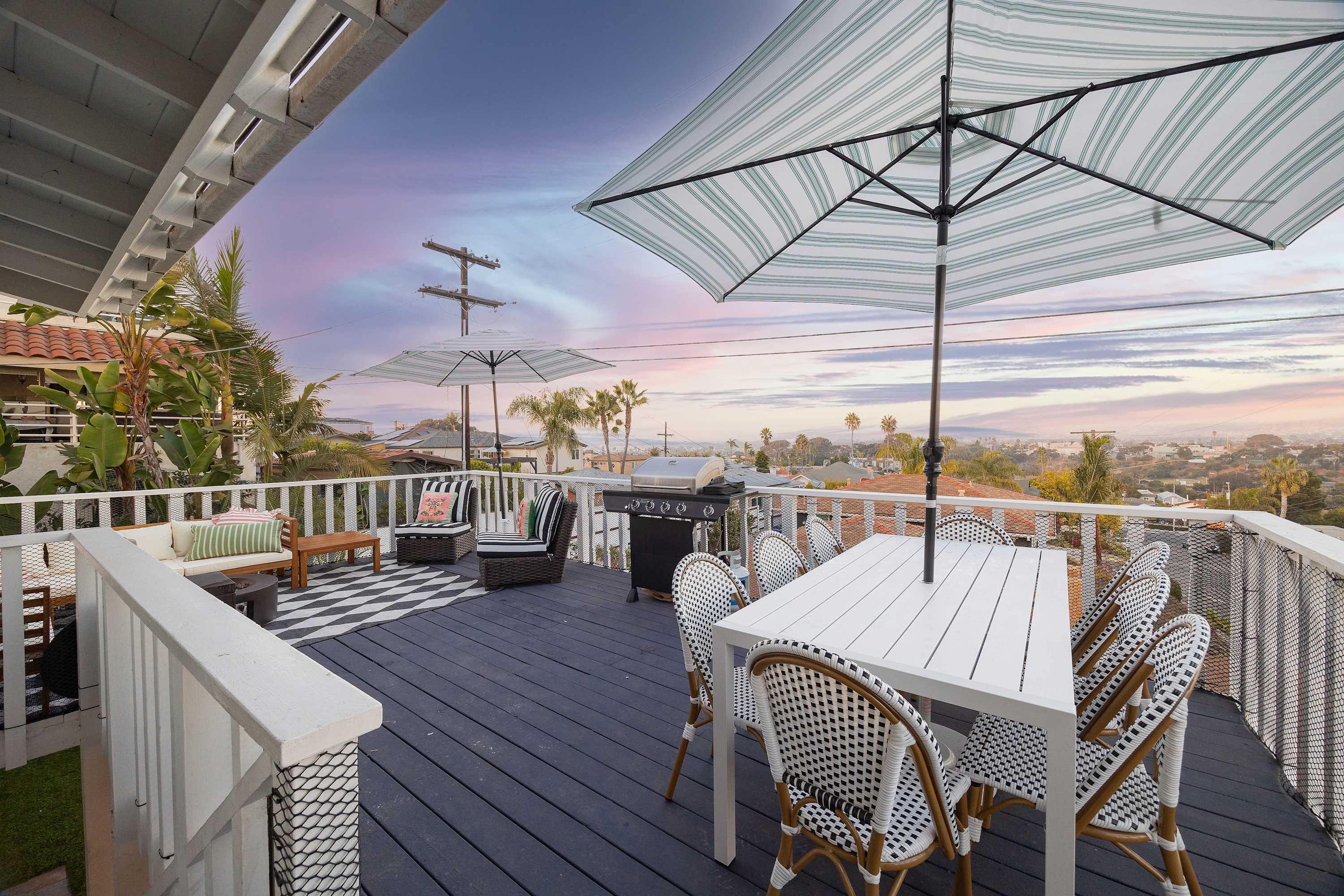 Sunset Balcony View! | Kids Playset | Sleeps 10 — San Diego, CA — vacation rental