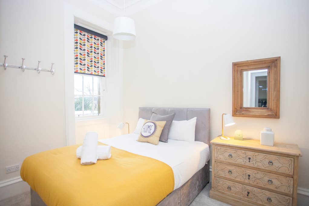 Spacious Period Property in Glasgow in 10 Lynedoch Place G3 6AB - Property image 7 - VivreStays