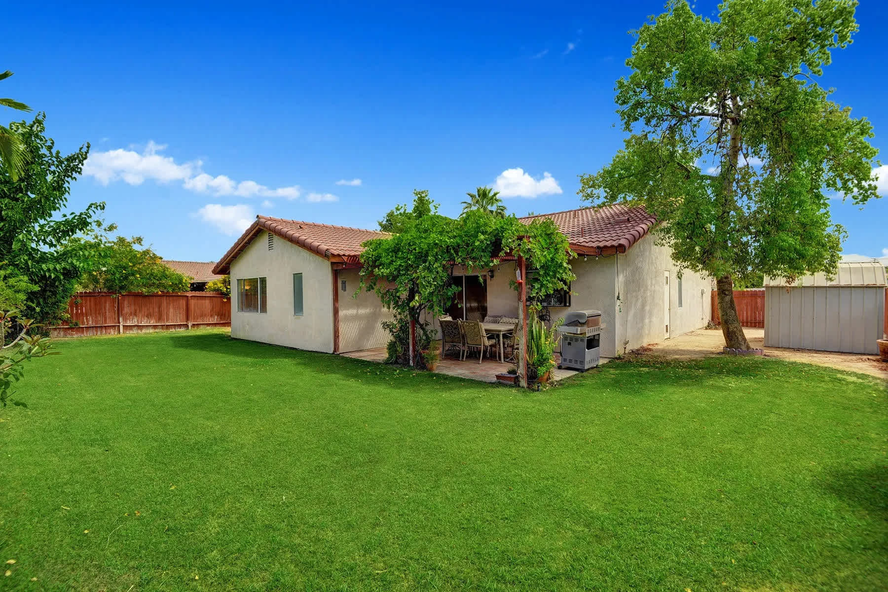 3 Bedroom Fireplace Stunning Spanish Home