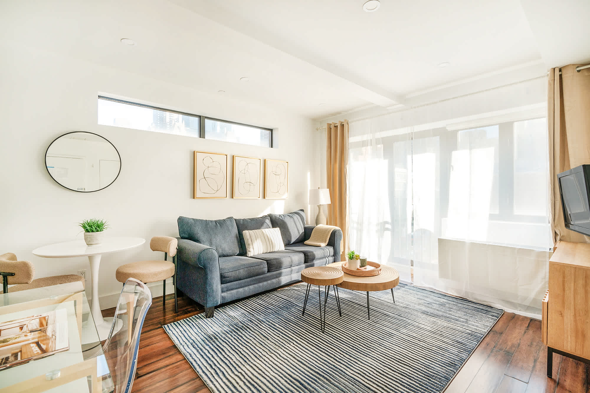 809-5A Gorgeous New 1BR Heart of Midtown 5