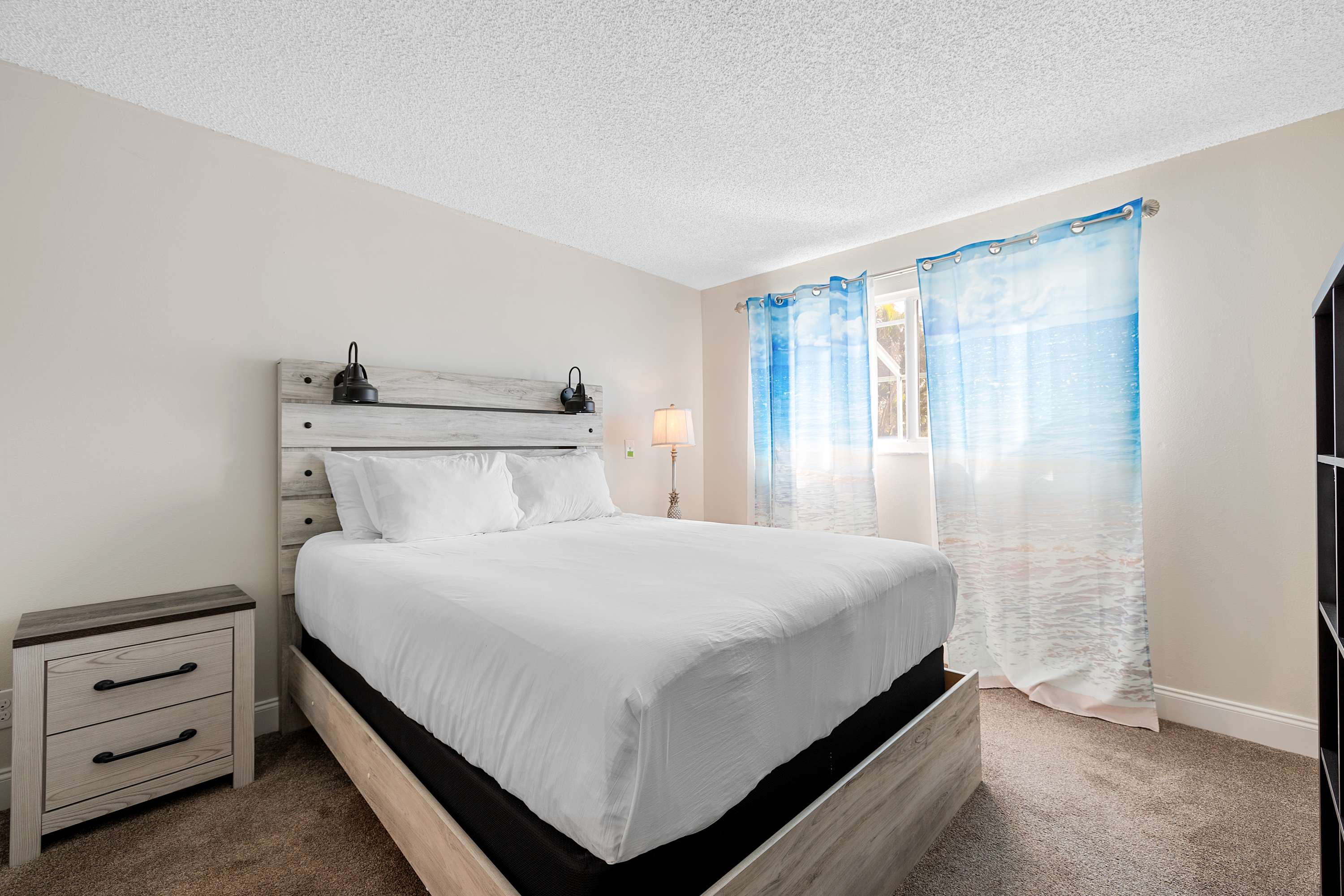 6mi to Beach, Villa w/Private Pool, Firepit