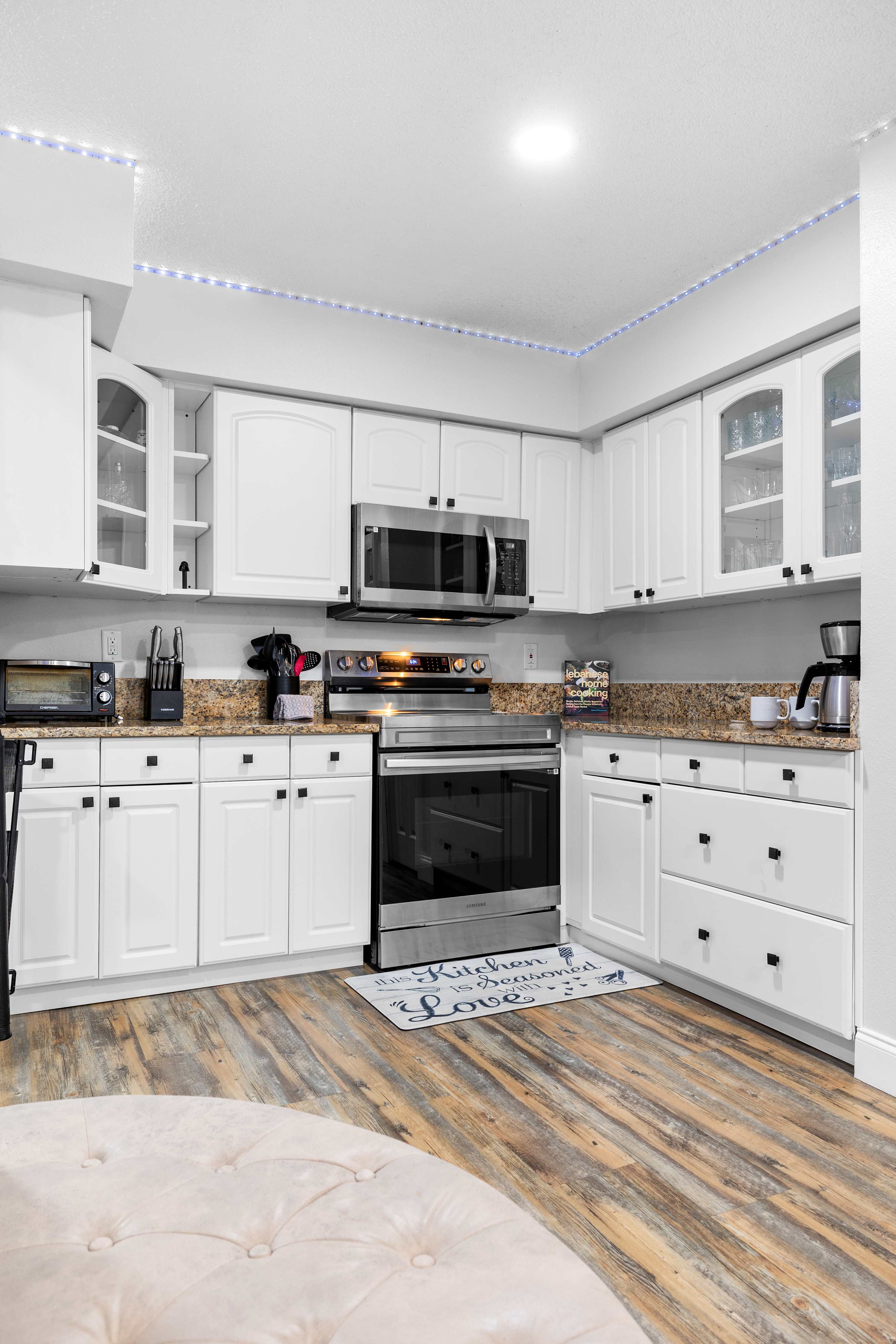 6mi to Beach, Villa w/Private Pool, Firepit