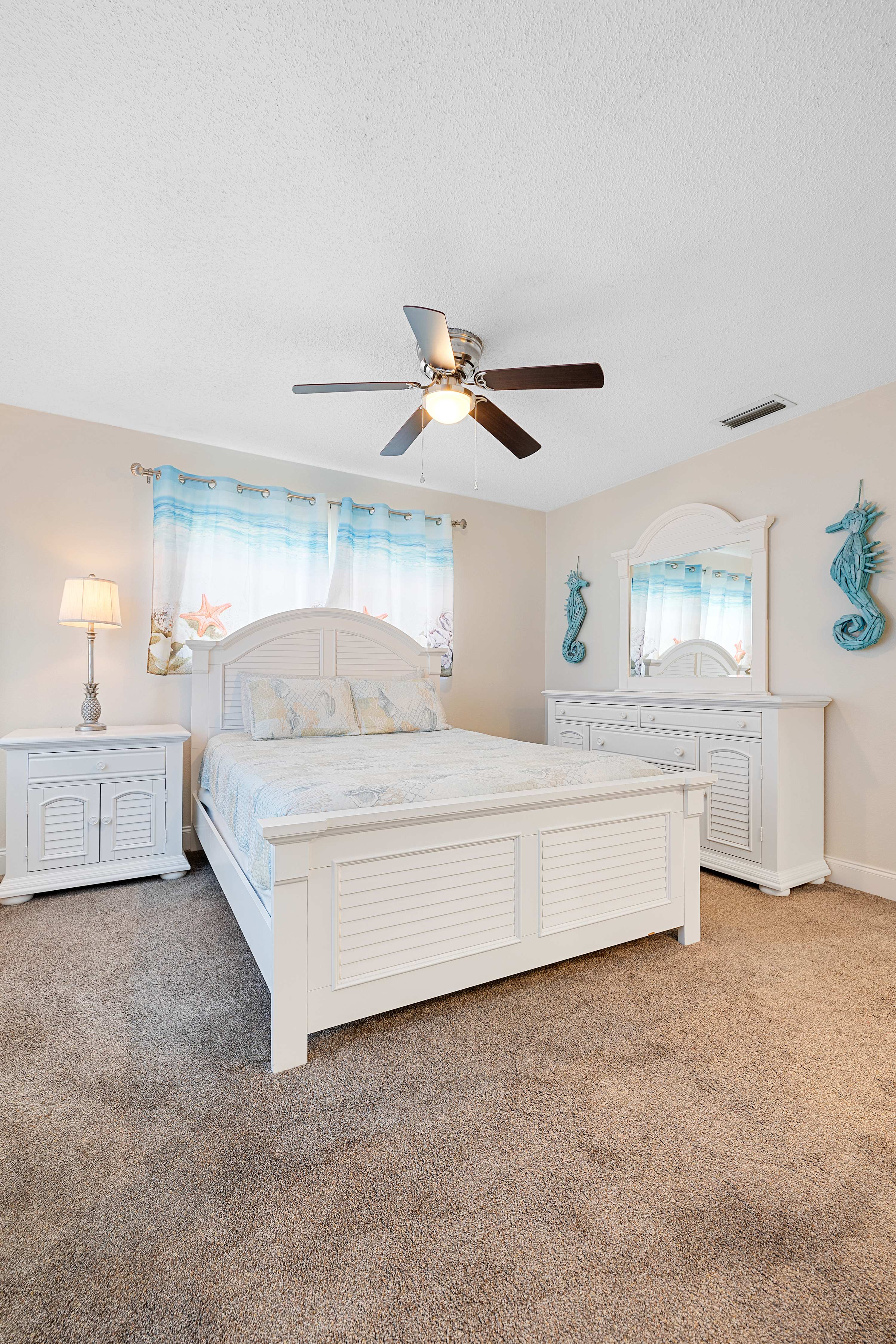 6mi to Beach, Villa w/Private Pool, Firepit