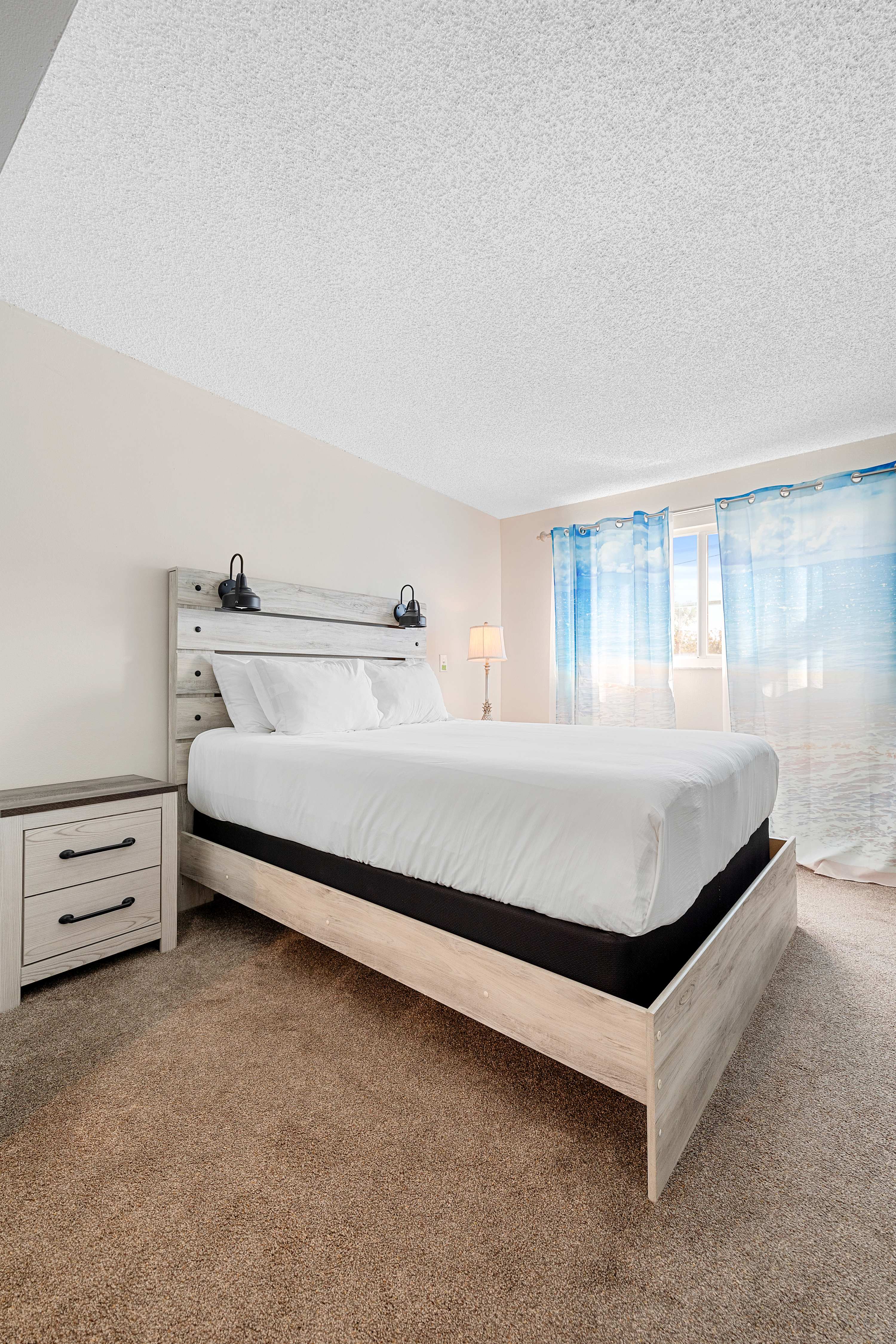 6mi to Beach, Villa w/Private Pool, Firepit