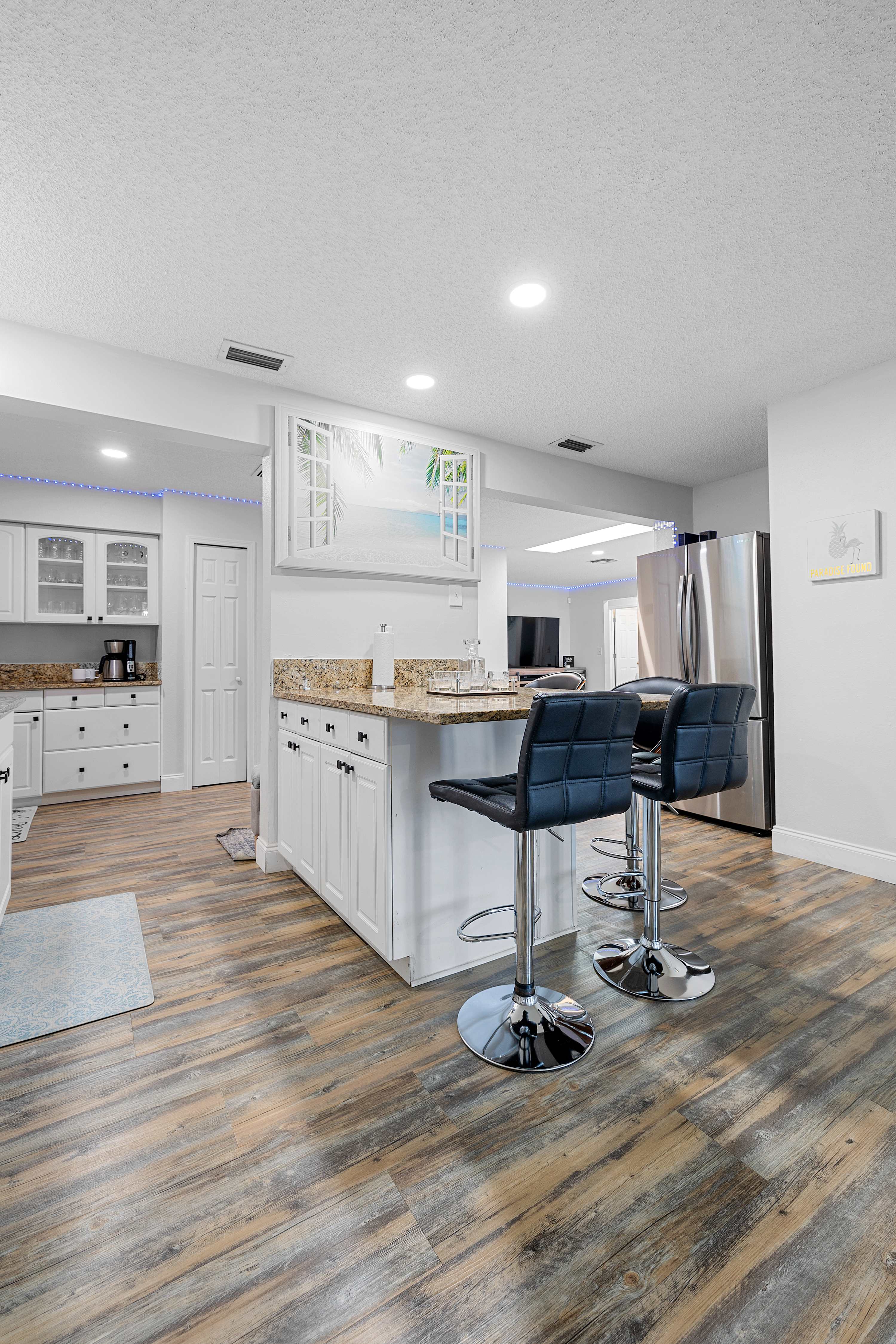 6mi to Beach, Villa w/Private Pool, Firepit