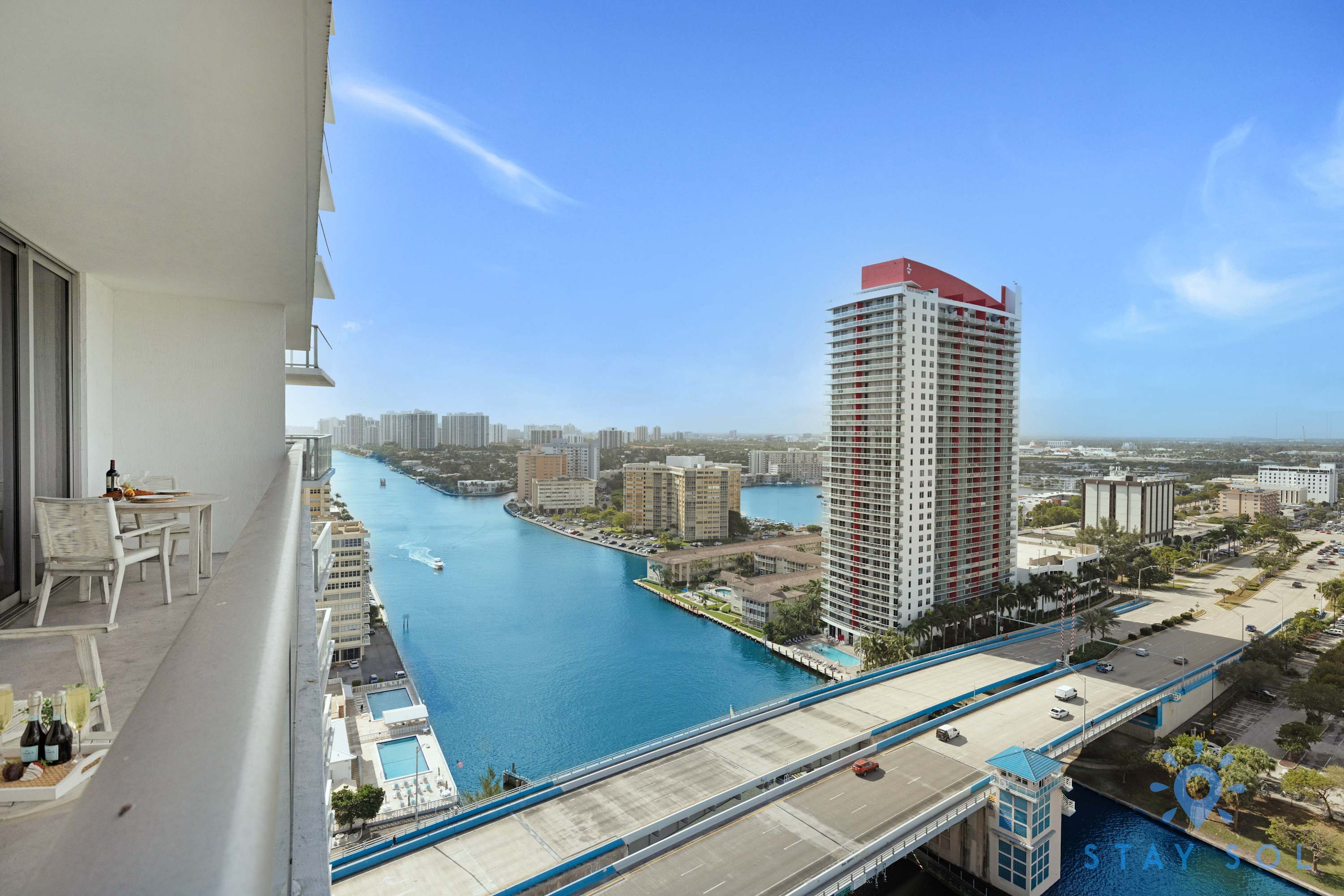 Exquisite 1BR High-Rise | Sunset Views