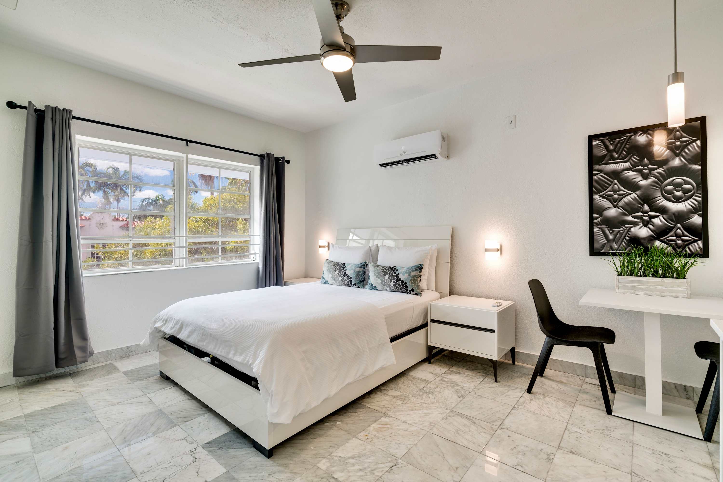 Best location by the Beach ! Free WiFi - TV - All amenities — Miami Beach, FL — vacation rental