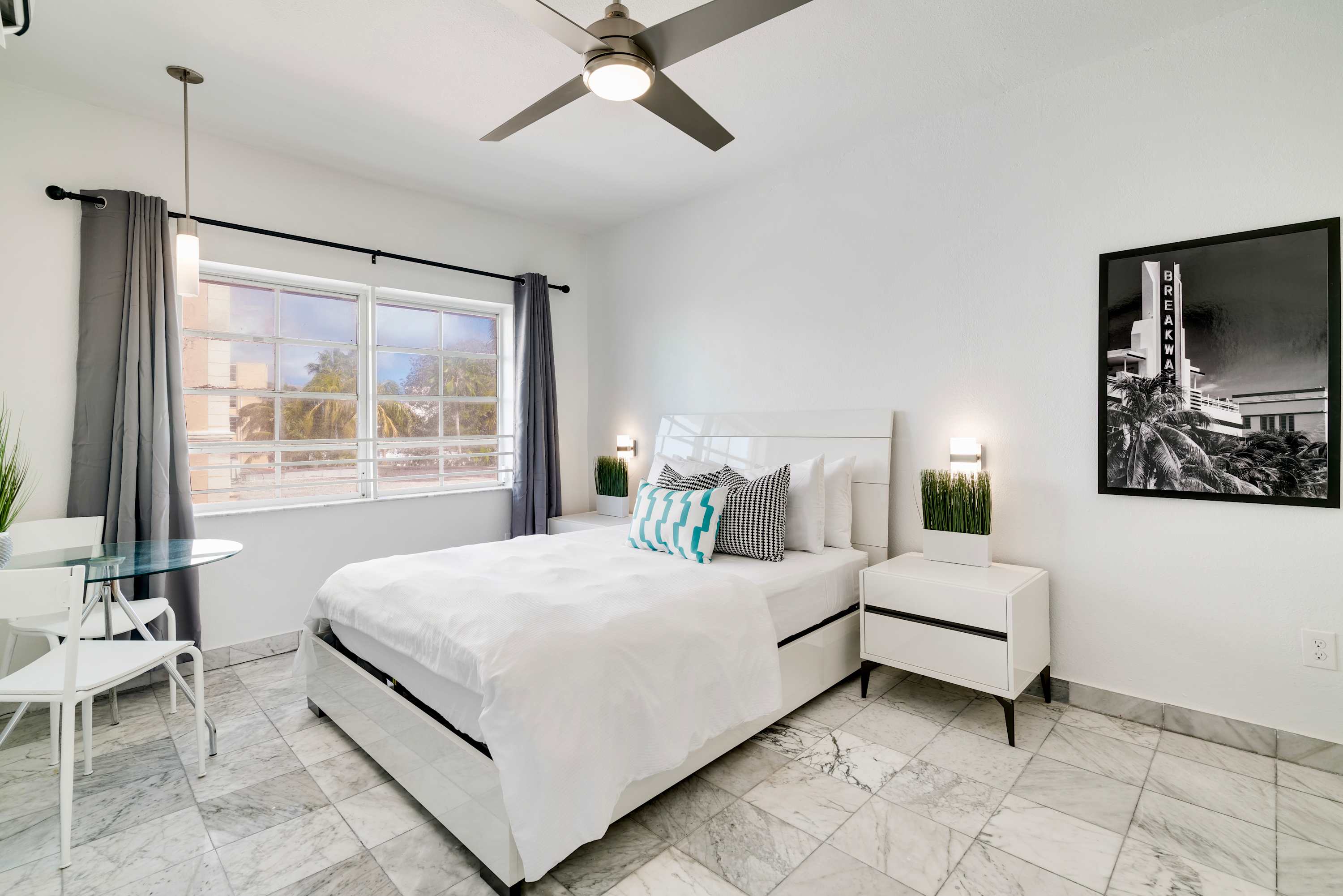 Best location by the Beach ! Free WiFi - TV - All amenities — Miami Beach, FL — vacation rental