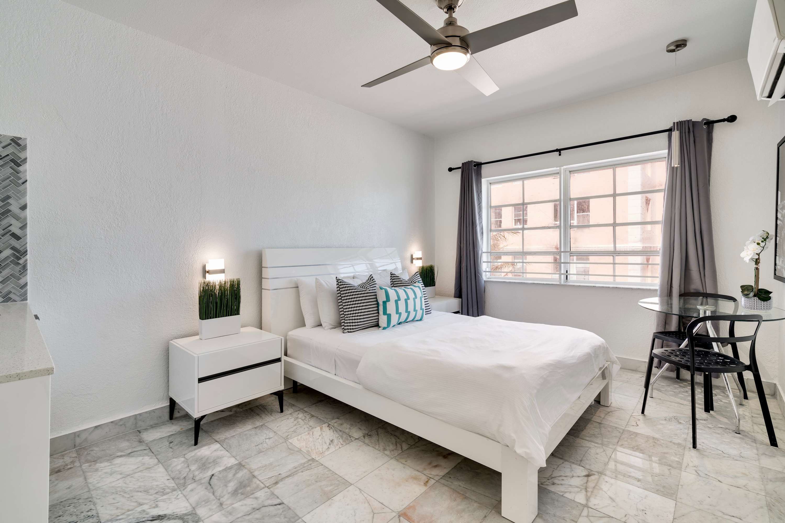 Best location by the Beach ! Free WiFi - TV - All amenities — Miami Beach, FL — vacation rental