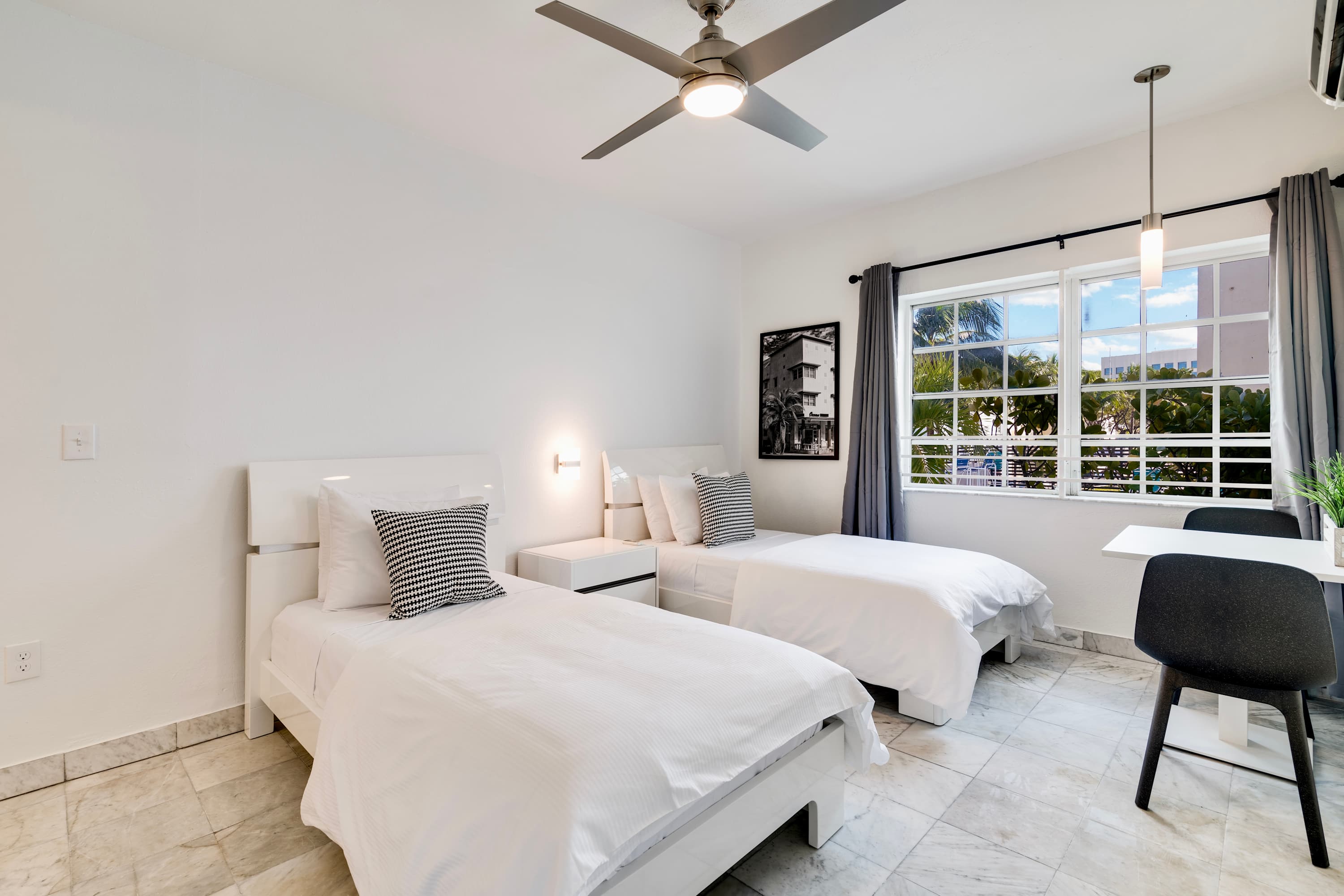 Best location by the Beach ! Free WiFi - TV - All amenities — Miami Beach, FL — vacation rental
