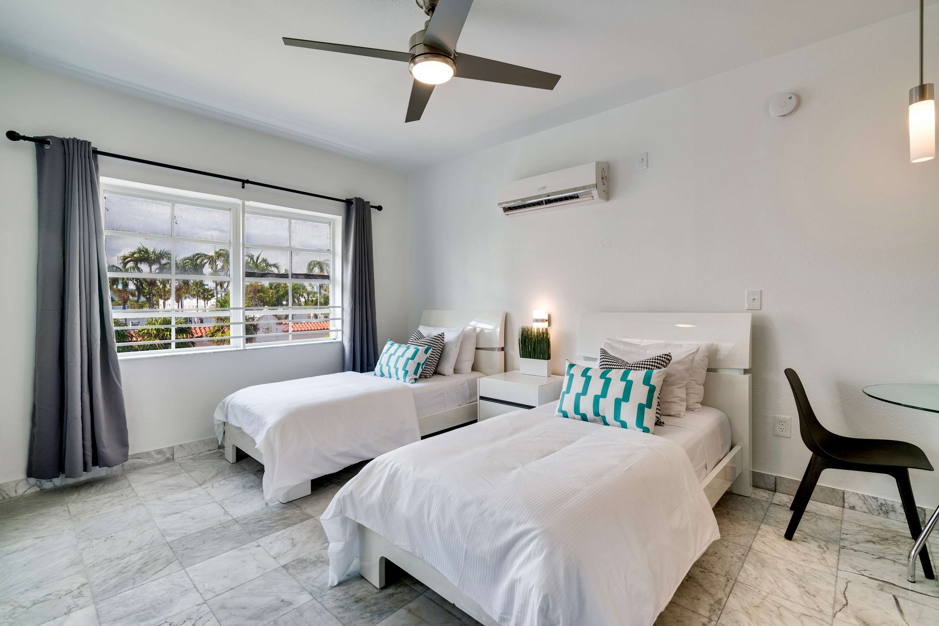 Best location by the Beach ! Free WiFi - TV - All amenities — Miami Beach, FL — vacation rental