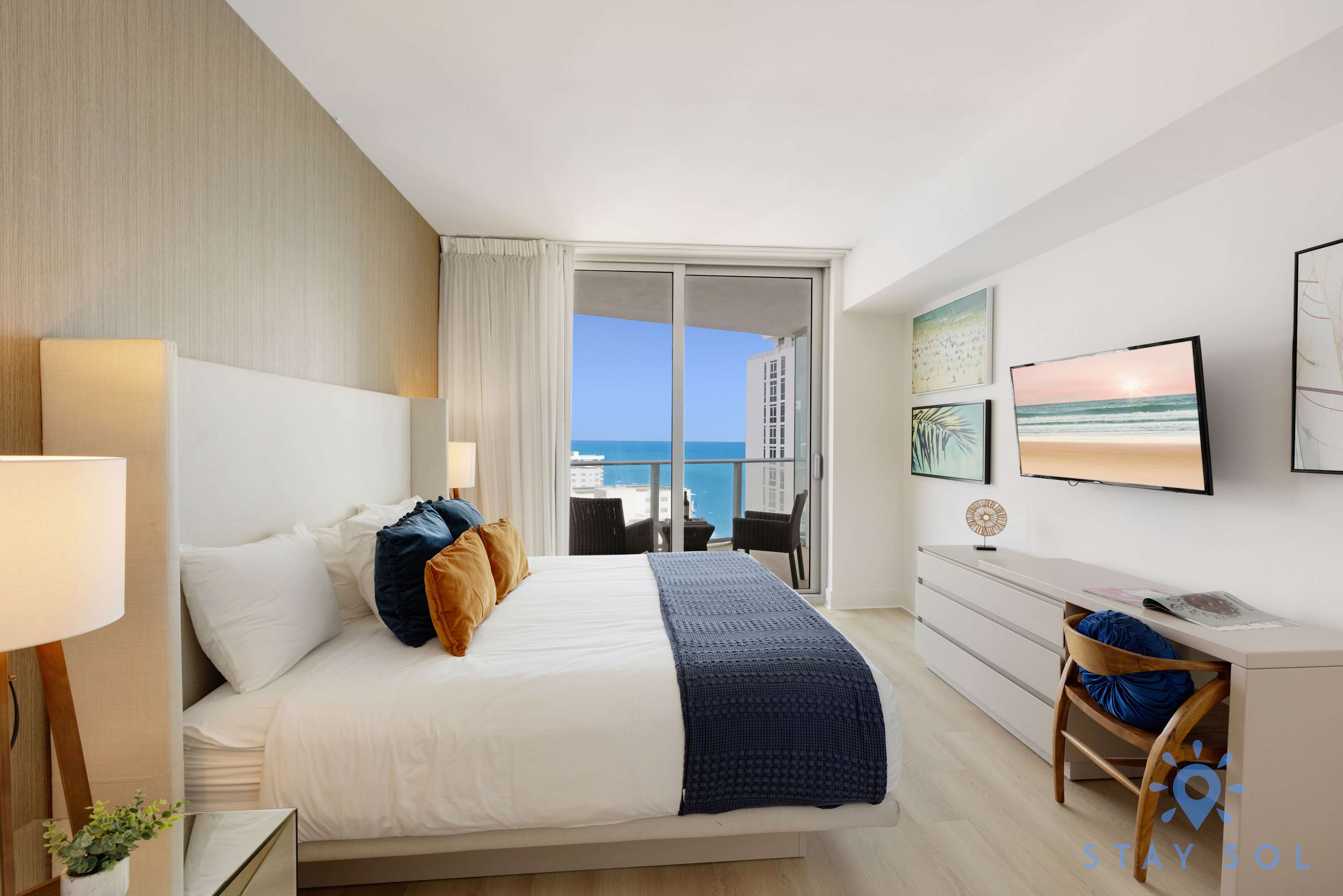 Apartment with Ocean View Balcony