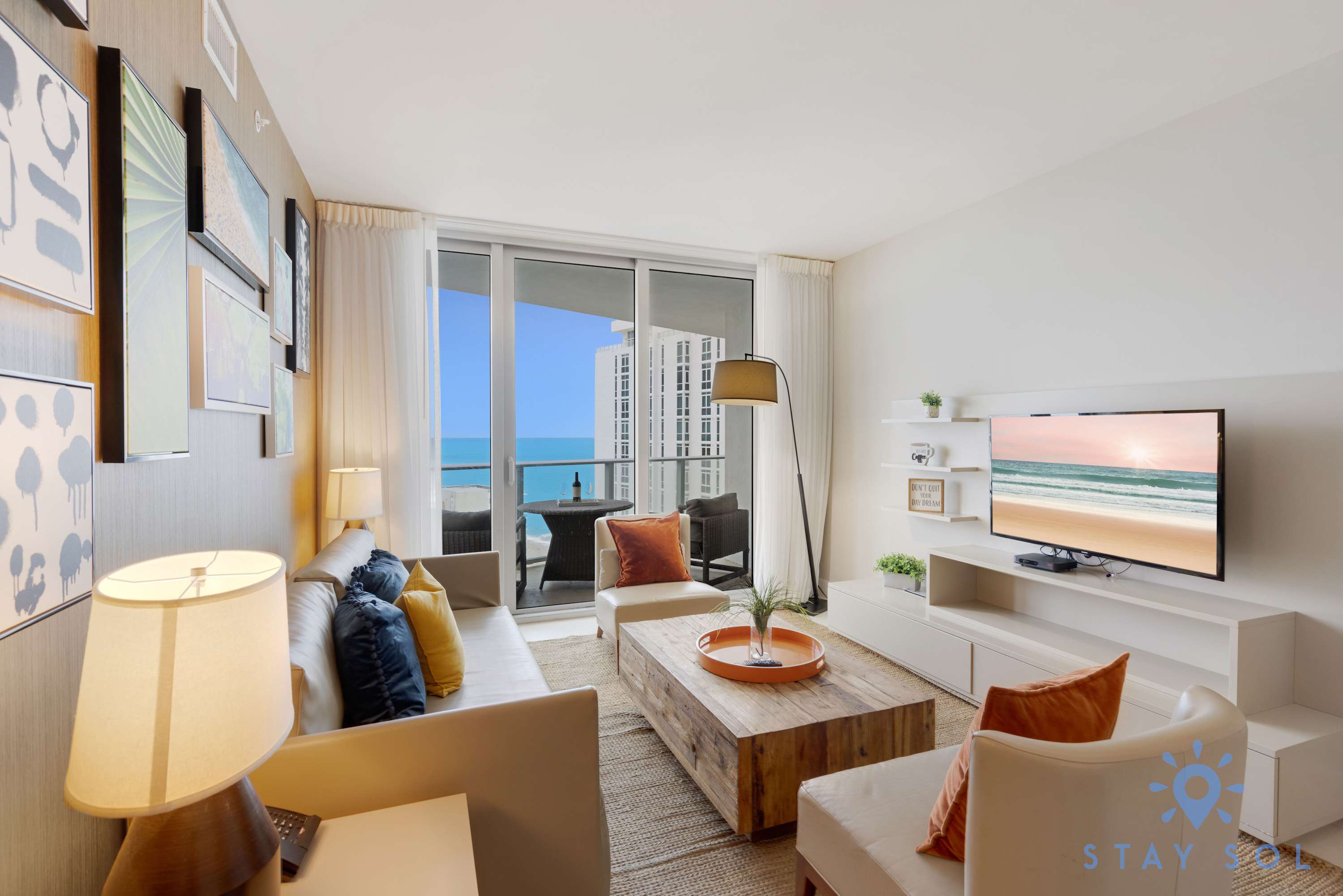 Apartment with Ocean View Balcony