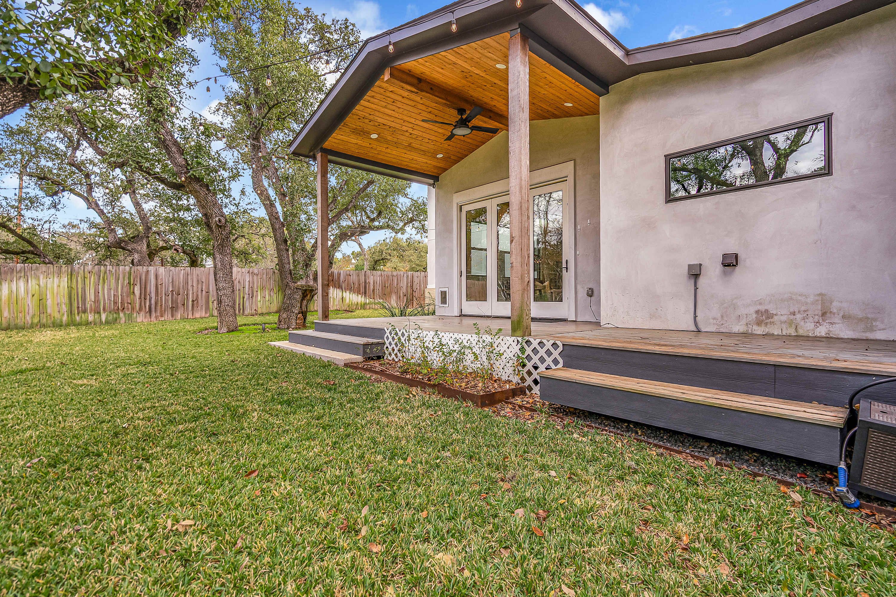 Spacious, S. Austin, Two Ensuites | Golden Hour