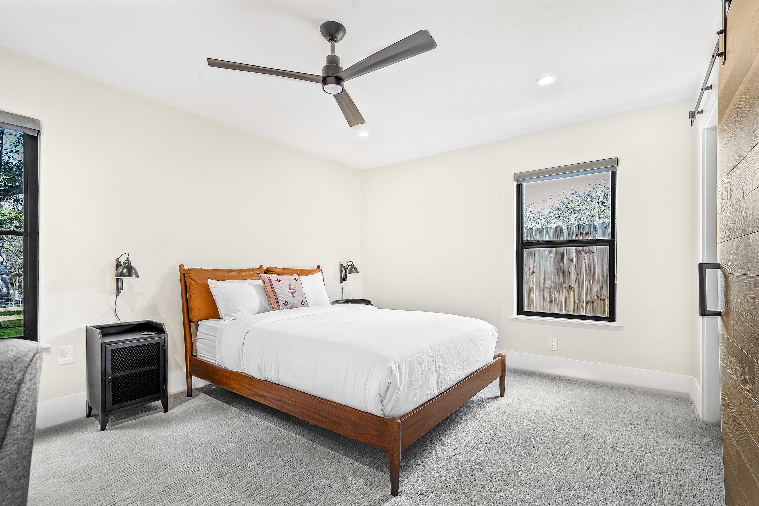 Spacious, S. Austin, Two Ensuites | Golden Hour