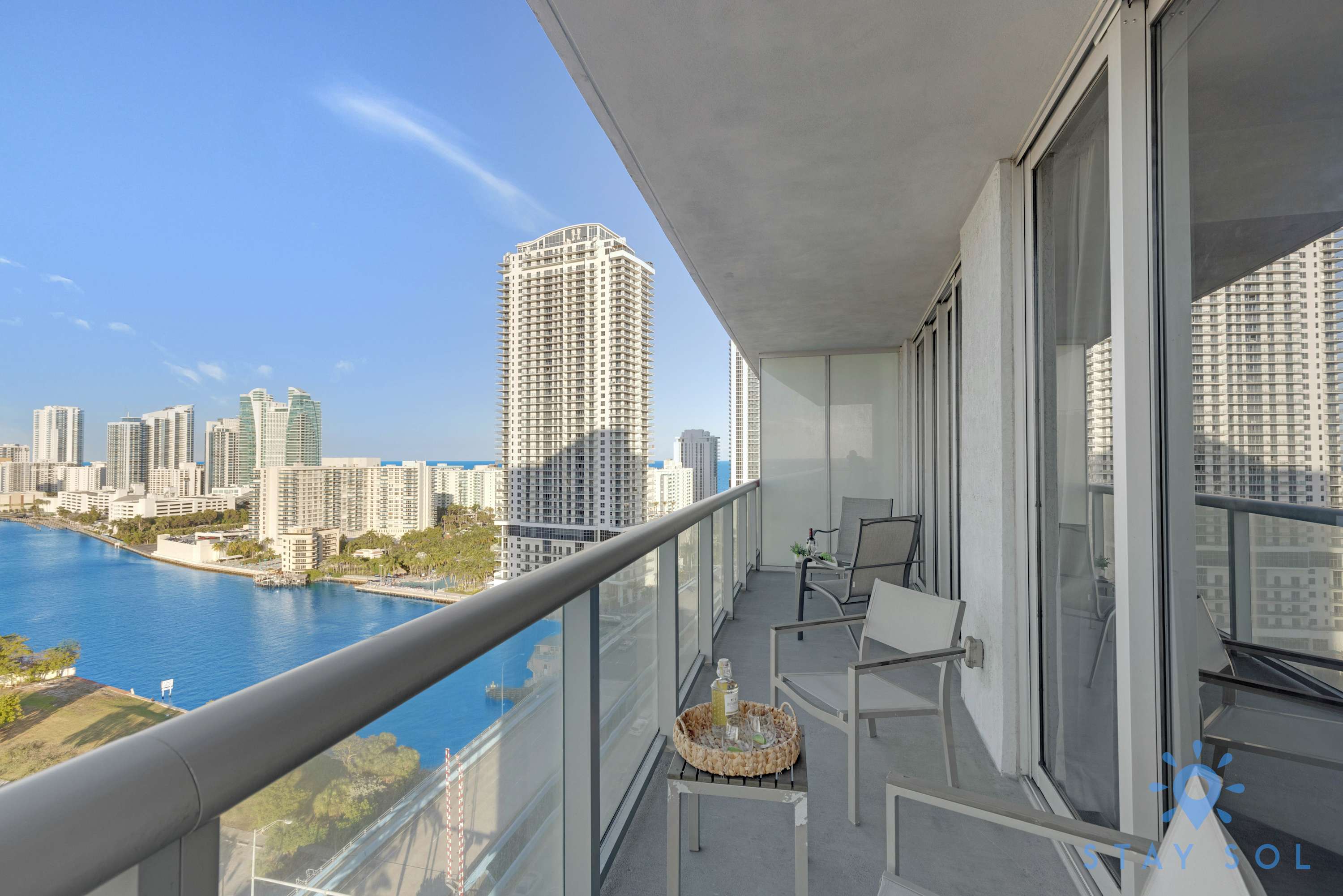 Modern 1BR with Pool & Balcony - Photo 1