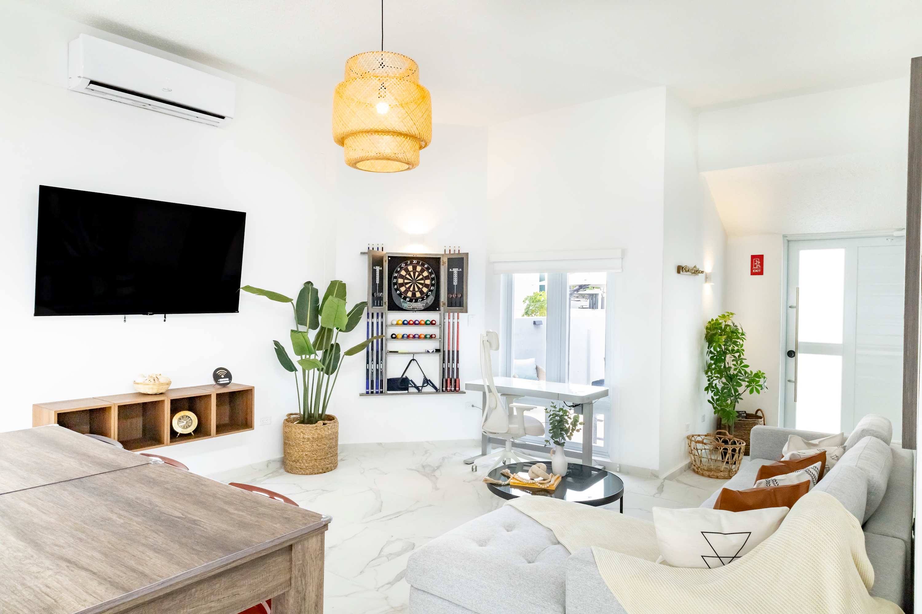 AQUA Casa A/8 · Vibrant & FUN 3 BR House with Pool