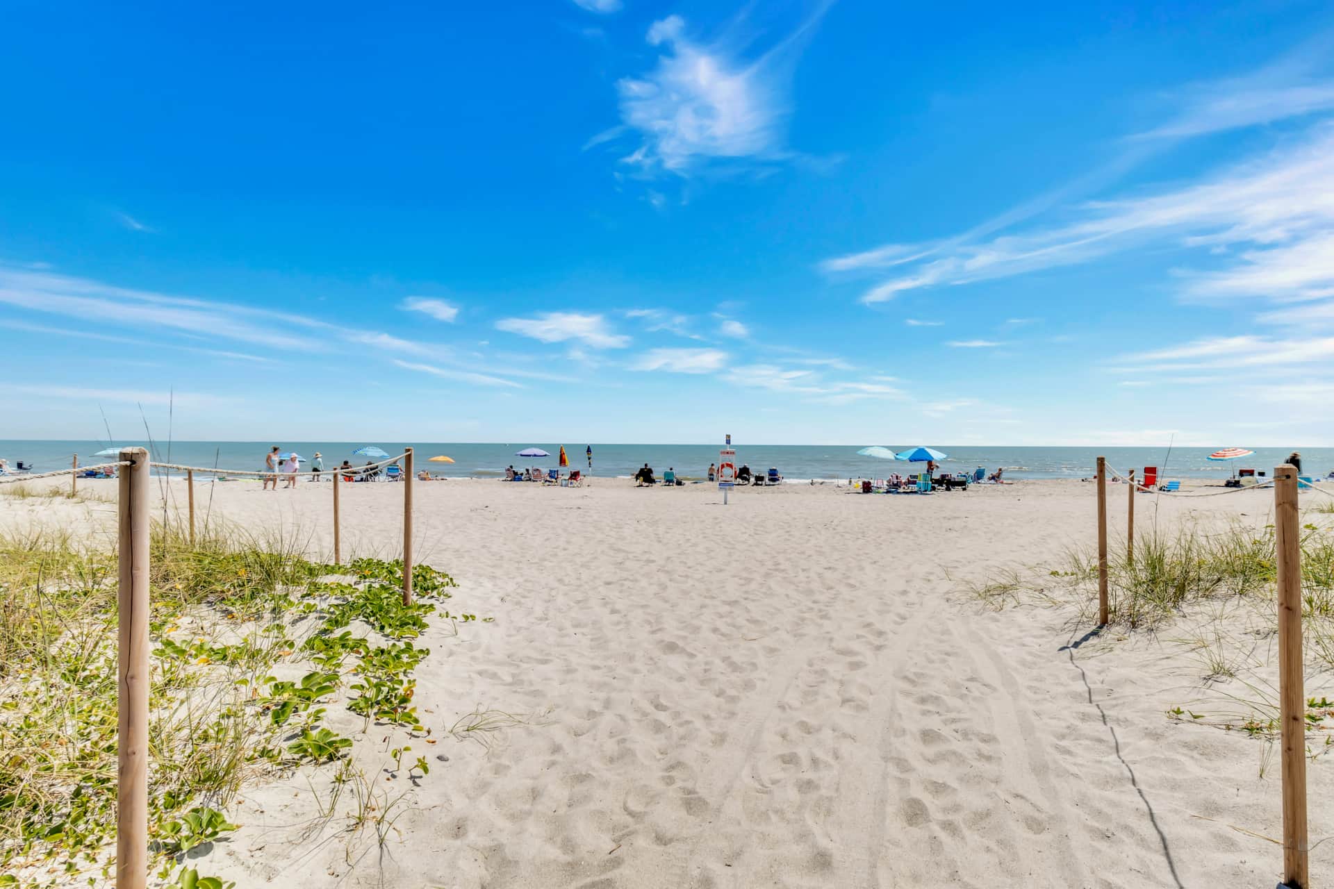 Oceanfront Apartment with Beach Access & Hot Tub 2