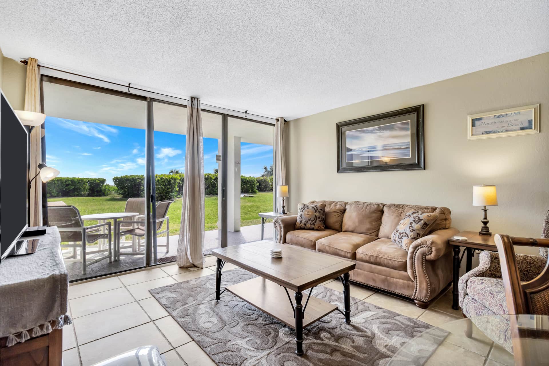 Oceanfront Apartment with Beach Access & Hot Tub 3