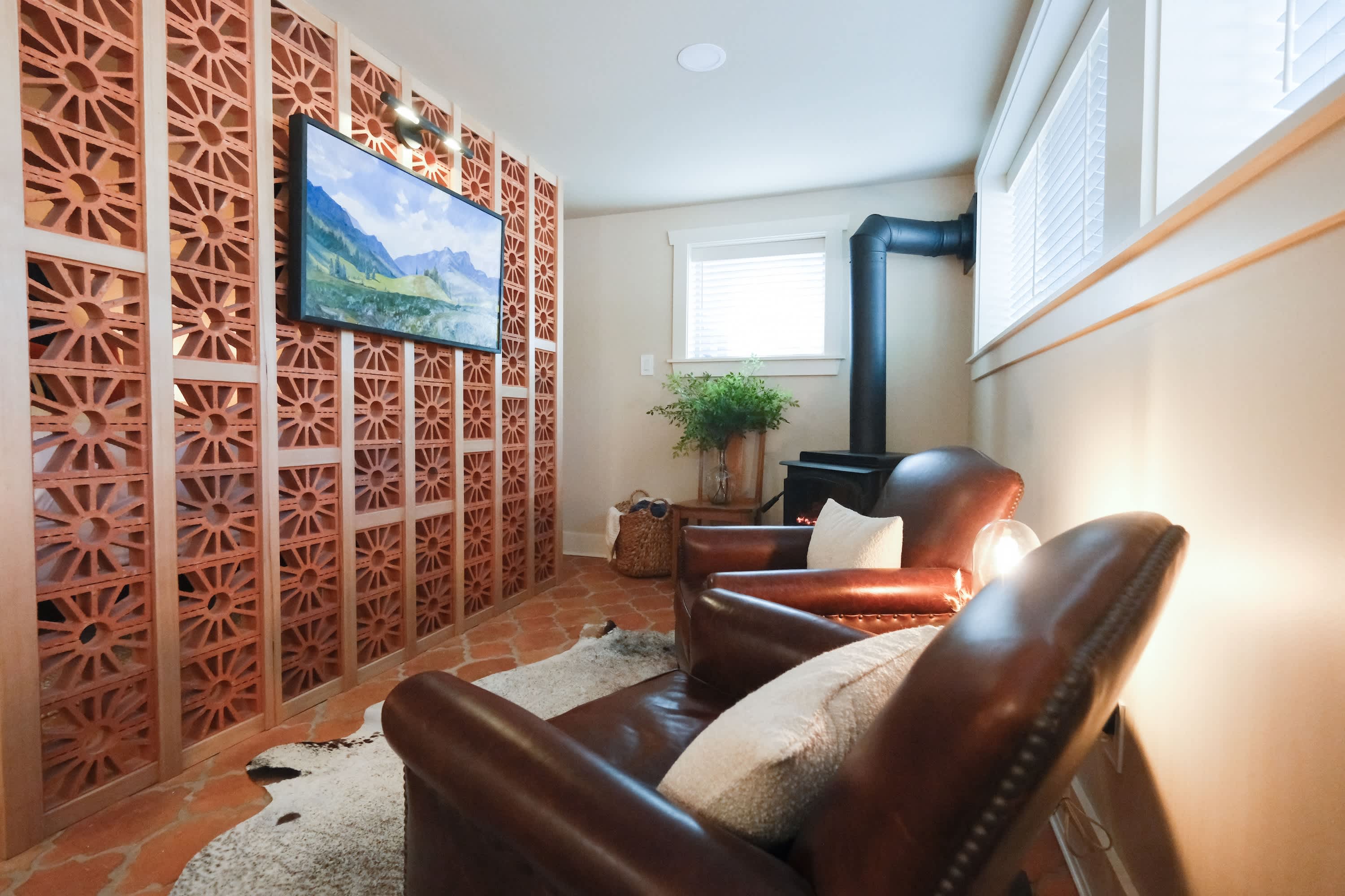 Stone Cottage w/ Artisan Design in Cascade — Cascade-Chipita Park, CO — vacation rental