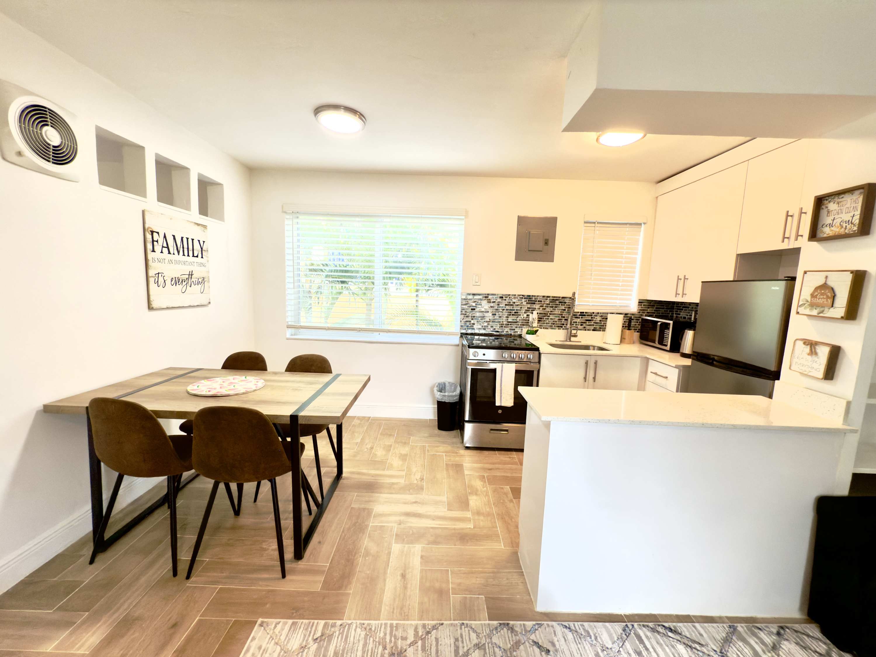 Cozy Beach Retreat: Perfect for Couples — Hollywood, FL — vacation rental