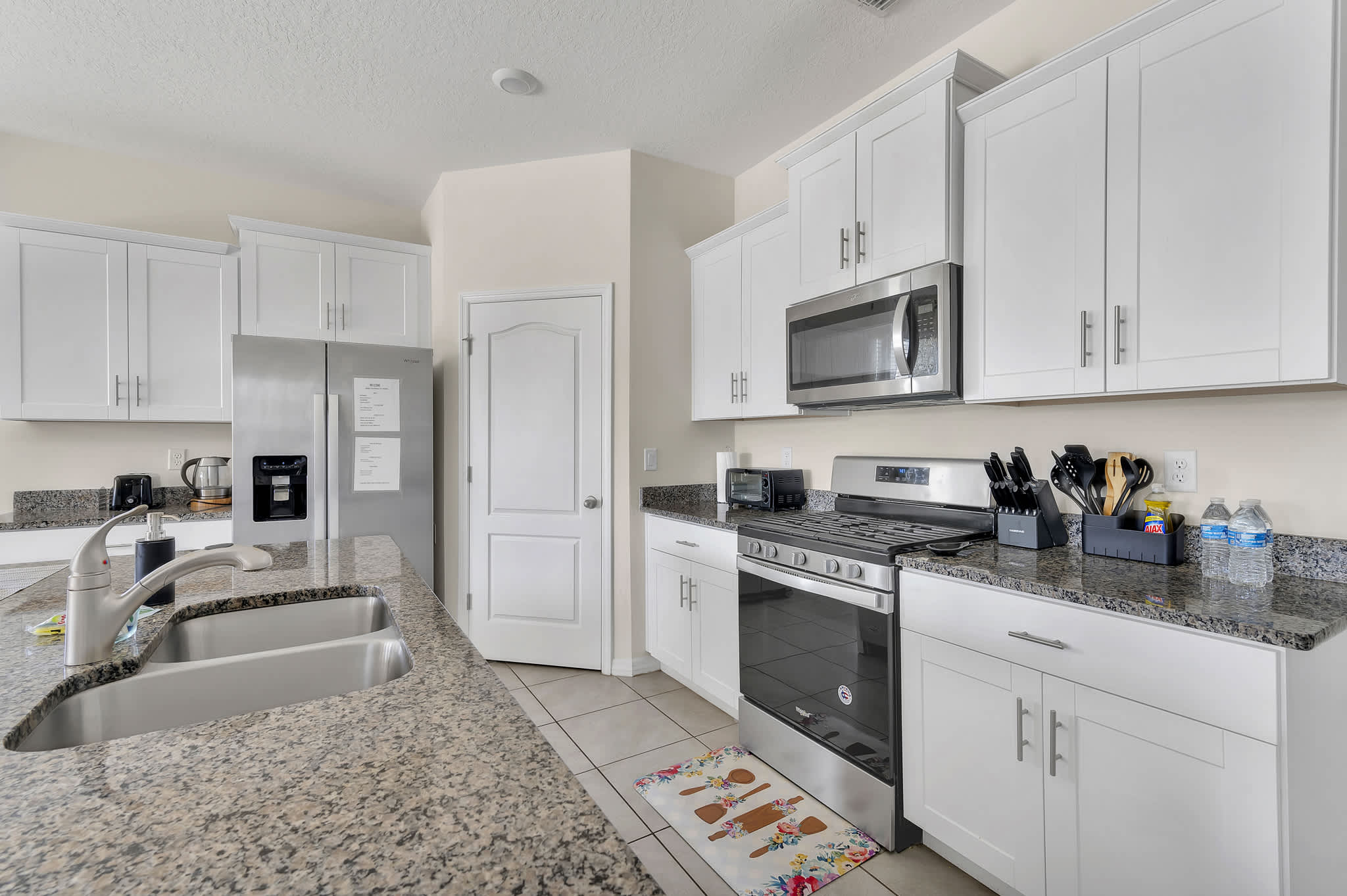 Private Pool Villa with Hot Tub! 14 MI to Disney