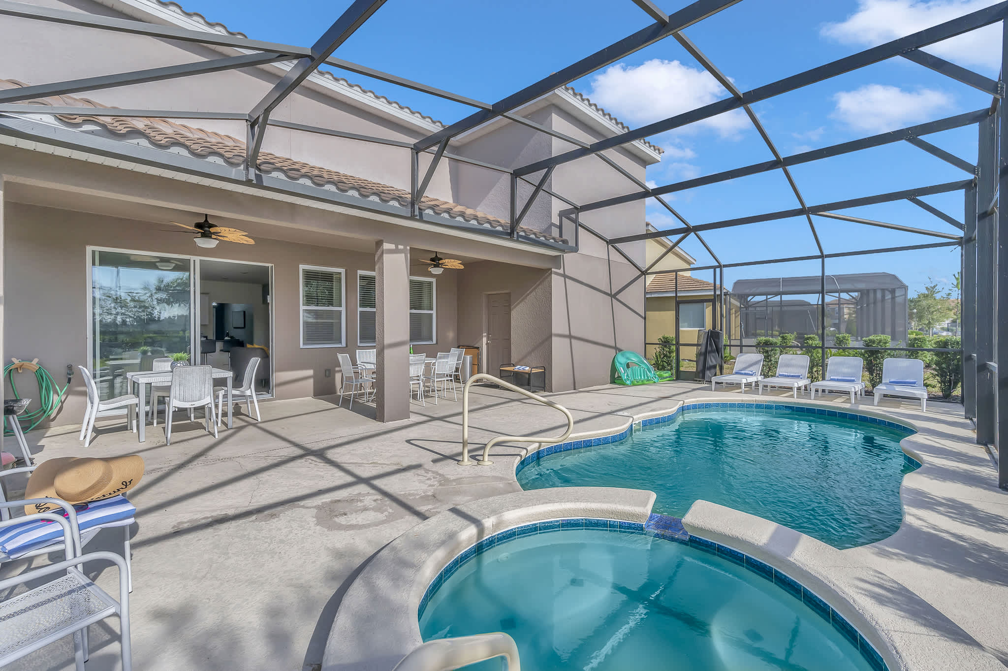 Private Pool Villa with Hot Tub! 14 MI to Disney