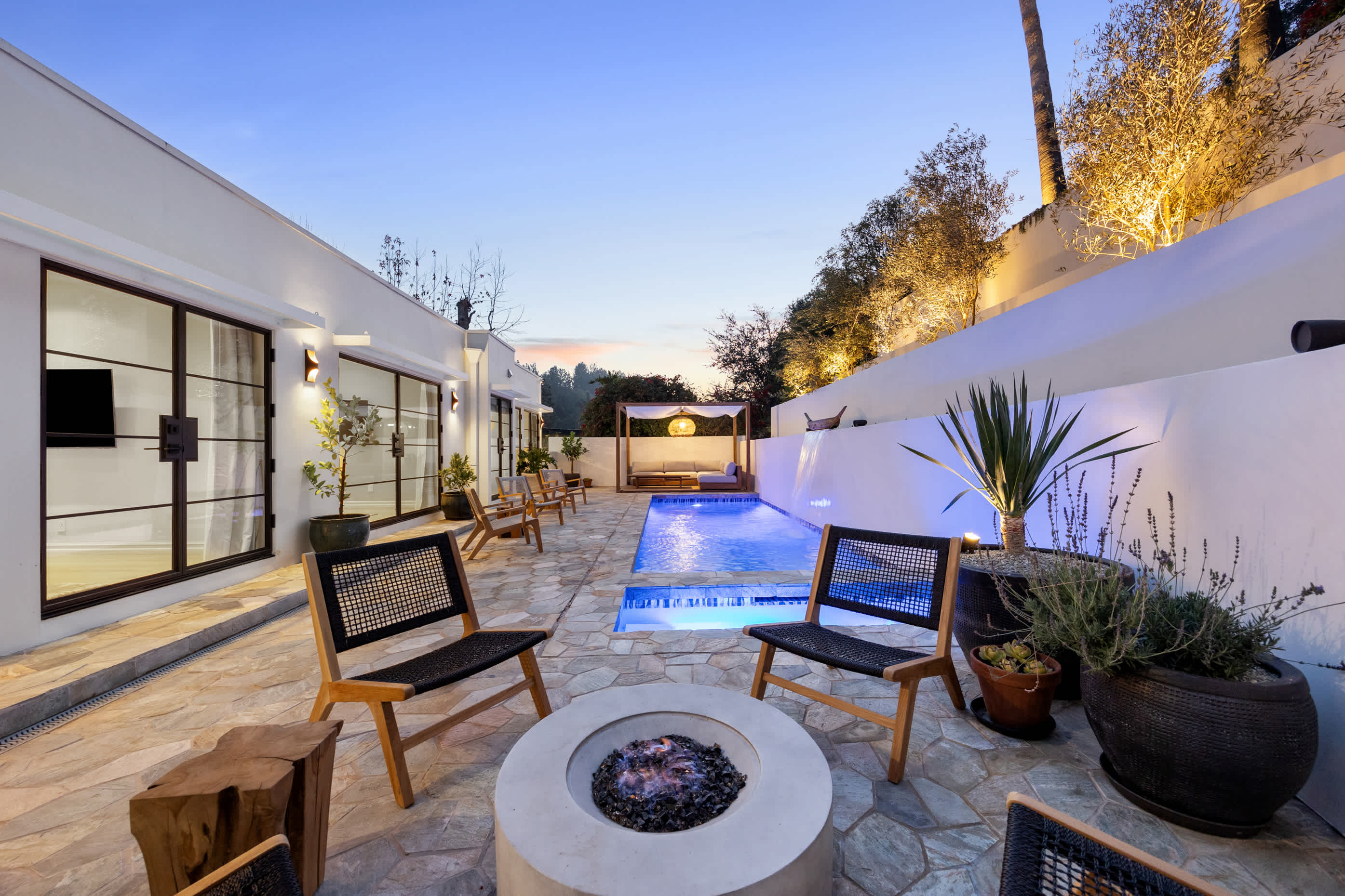 Stories and laughter by the fire, California-style.