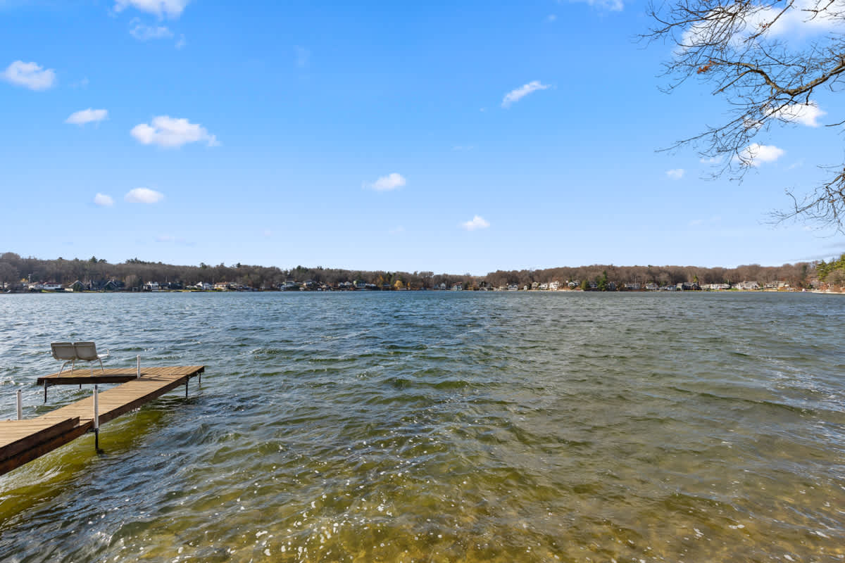 Cozy Rockford Lake Cottage