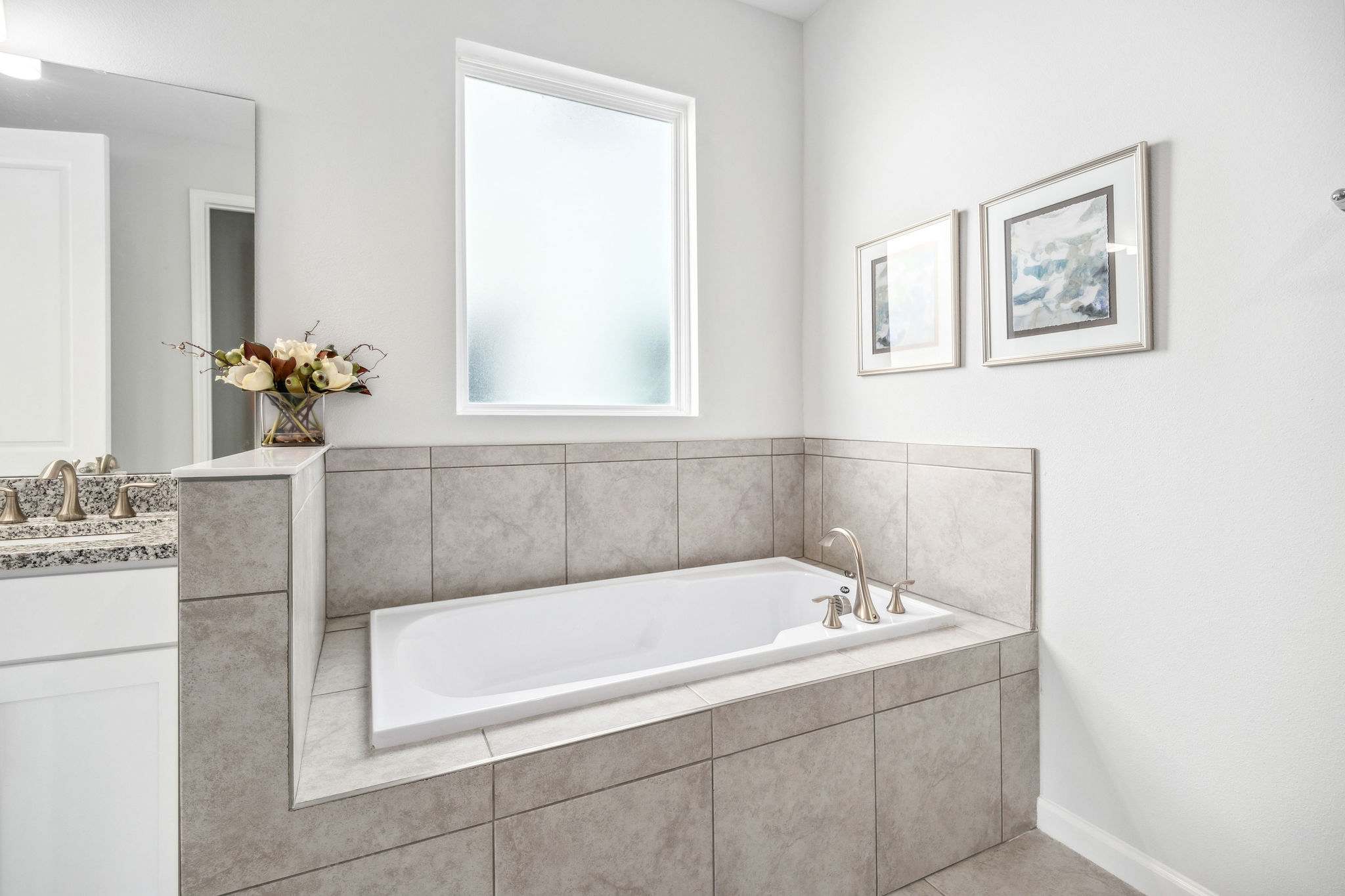 Brand NEW Eden Gardens Community! Luxury KOSHER Villa-w/ Heated Pool! + 12 MI to Disney!