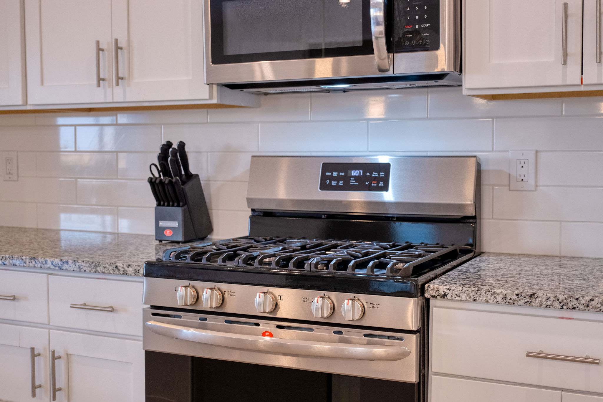 Brand NEW Eden Gardens Community! Luxury KOSHER Villa-w/ Heated Pool! + 12 MI to Disney!