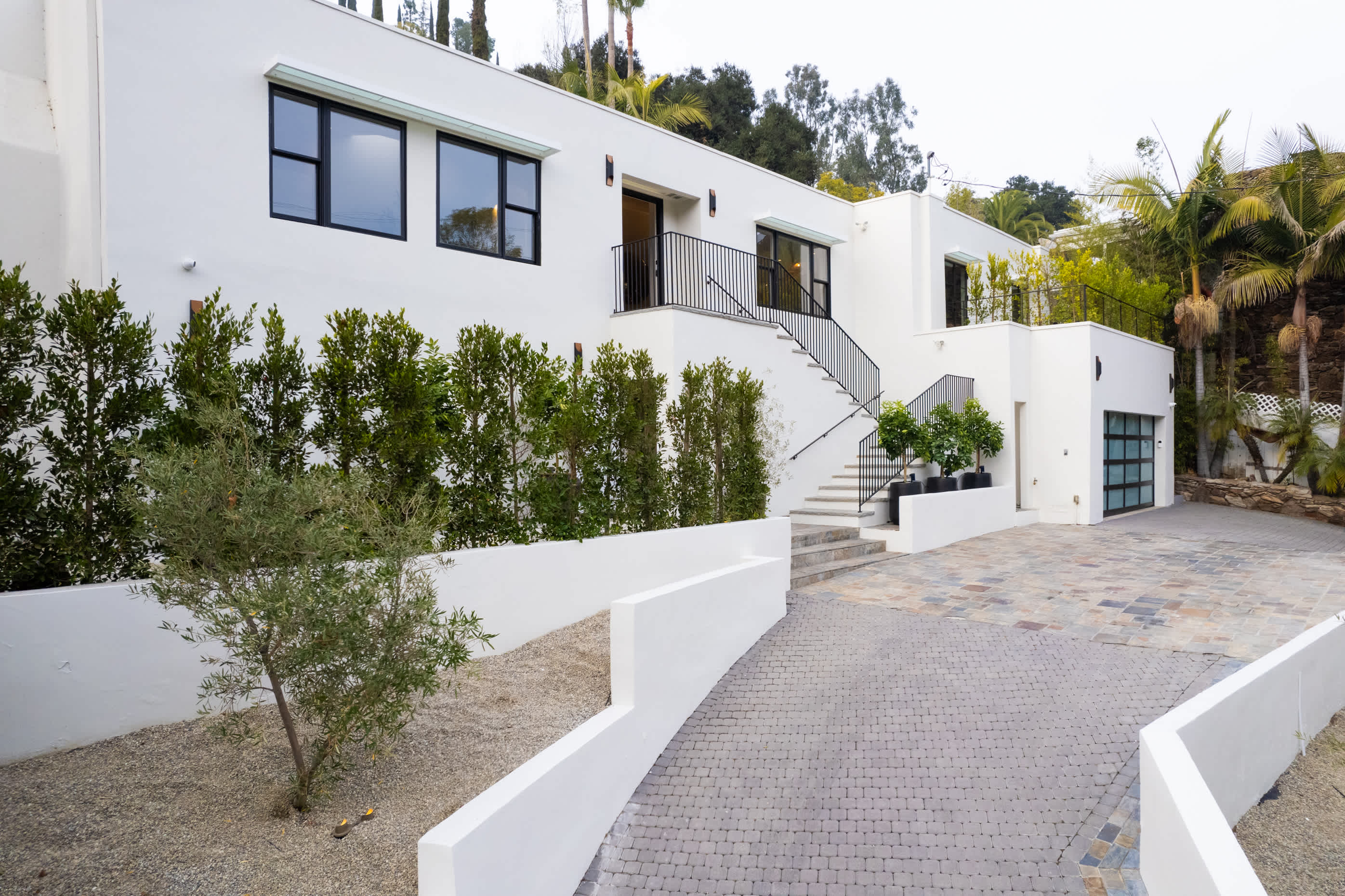 The ultimate in modern living, framed by nature and designed to impress.