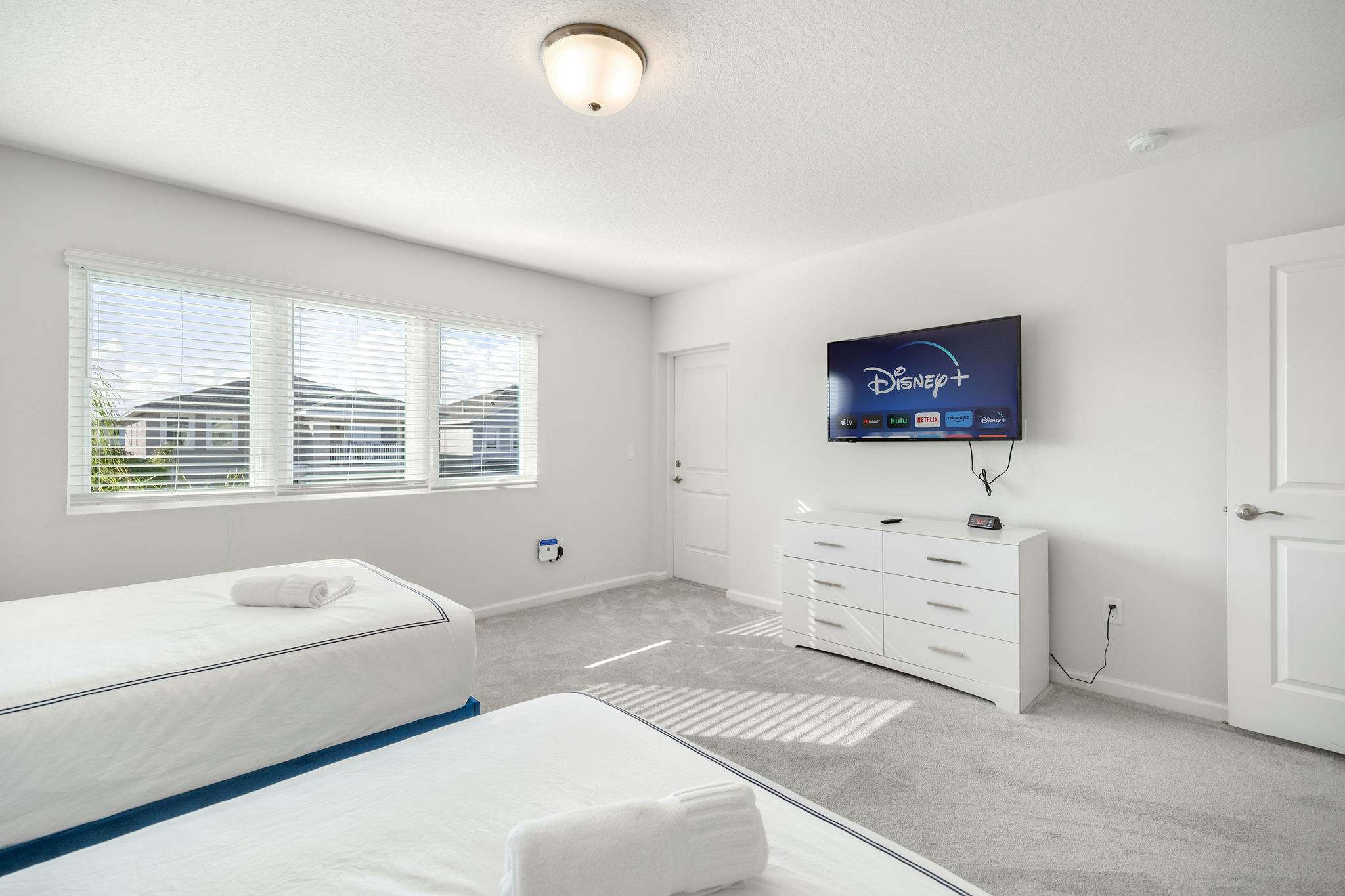 Brand NEW Eden Gardens Community! Luxury KOSHER Villa-w/ Heated Pool! + 12 MI to Disney!