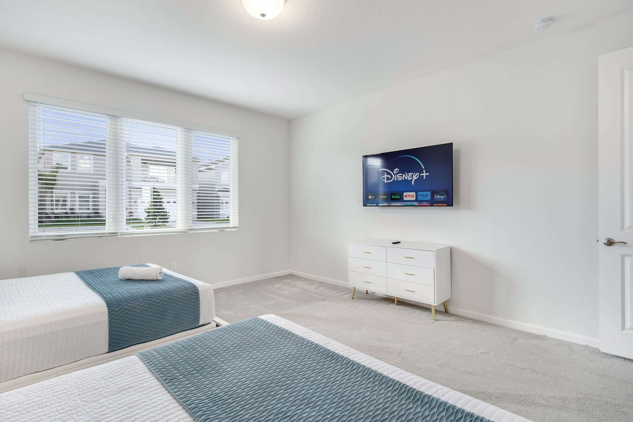 Brand NEW Eden Gardens Community! Luxury KOSHER Villa-w/ Heated Pool! + 12 MI to Disney!