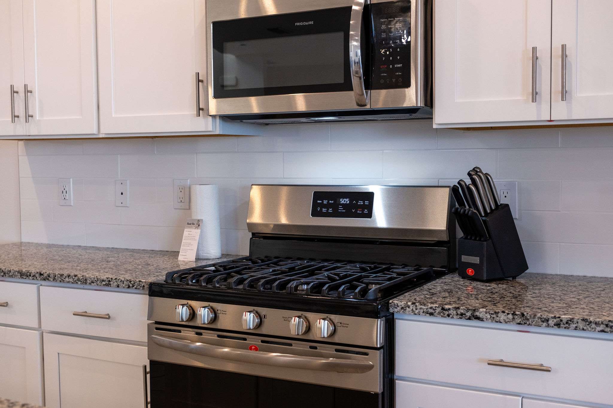 Brand NEW Eden Gardens Community! Luxury KOSHER Villa-w/ Heated Pool! + 12 MI to Disney!