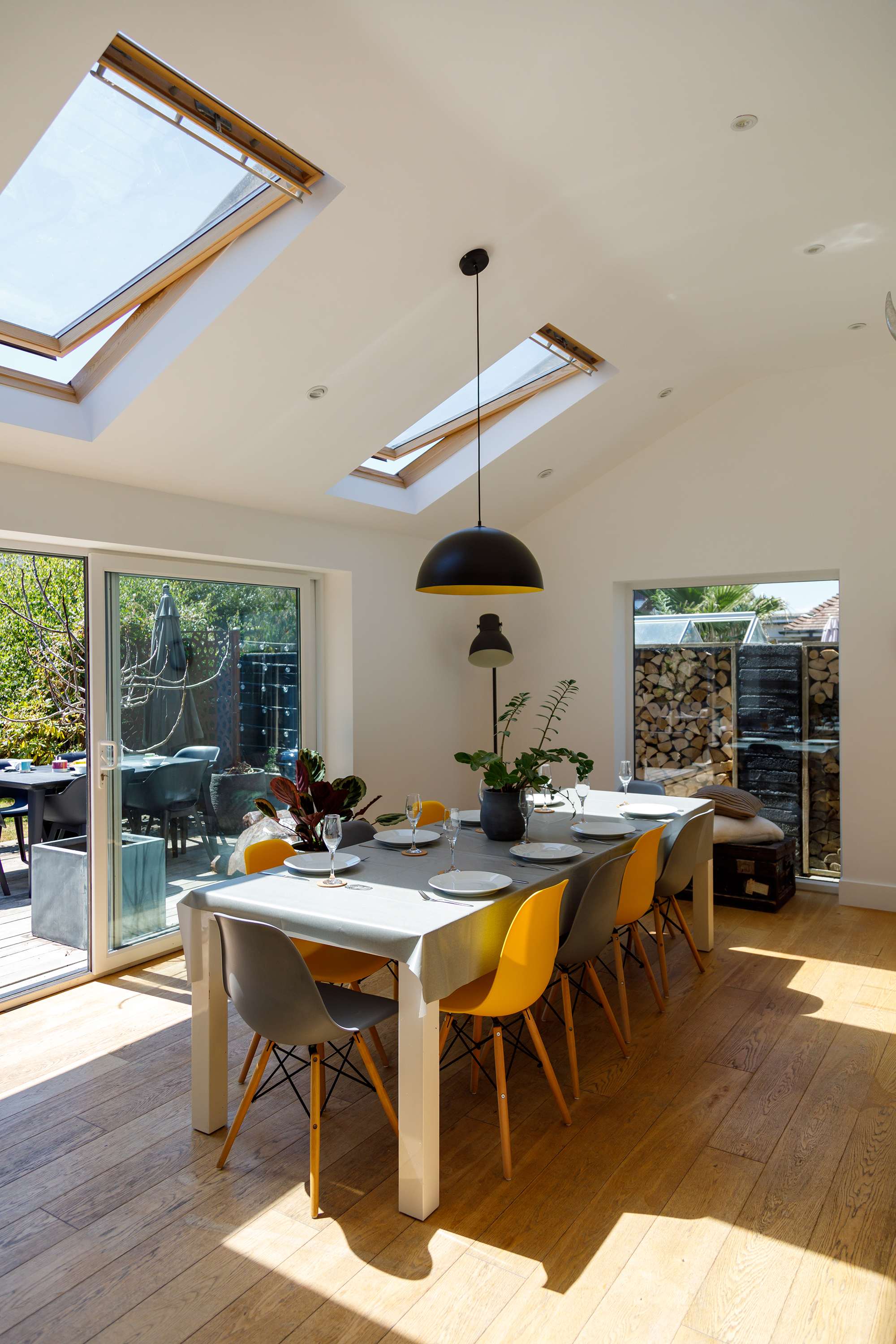Stop and look at the bright dining area where you’ll get to serve your homemade meals