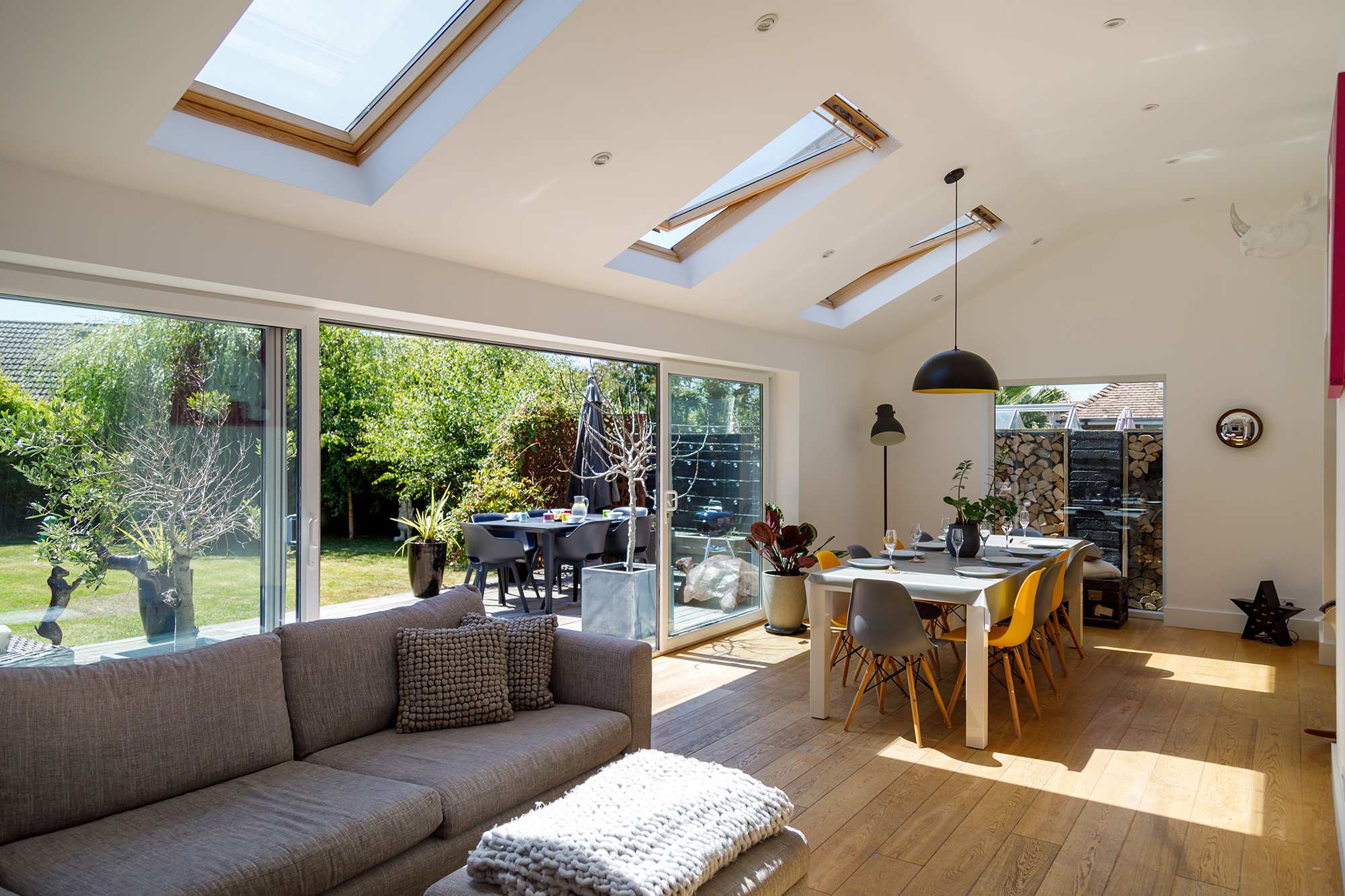 Gorgeous home for 12 – Walk to Beach – Sea View