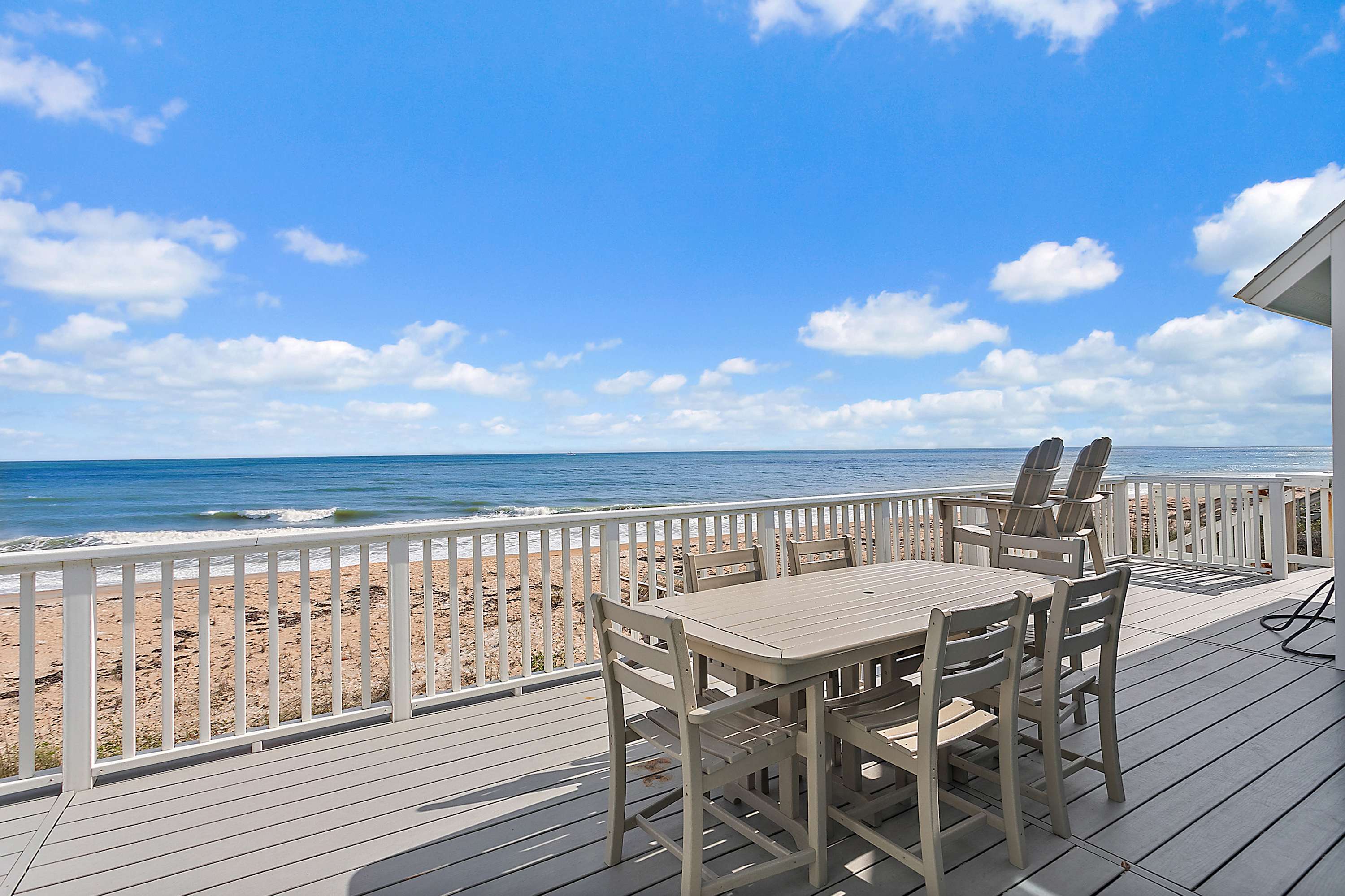 Mighty Fine Oceanfront - Wren Beach by Portoro