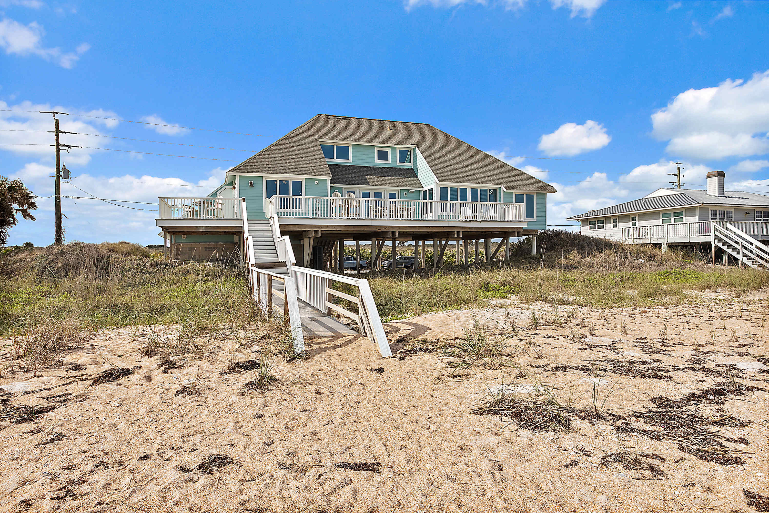 Mighty Fine Oceanfront - Wren Beach by Portoro