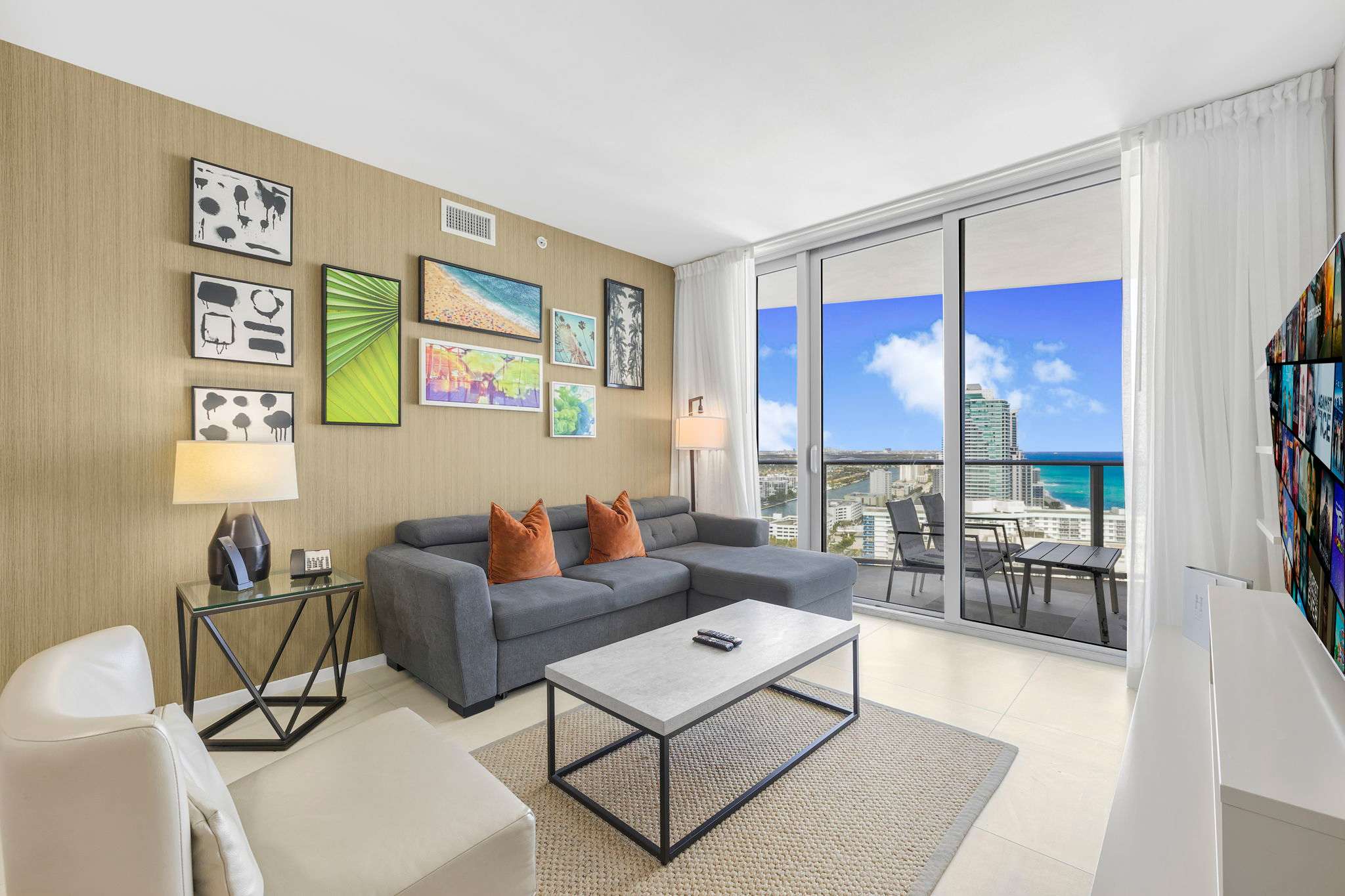 Oceanfront 2-Bedroom Condo with Stunning Views - Foto 1