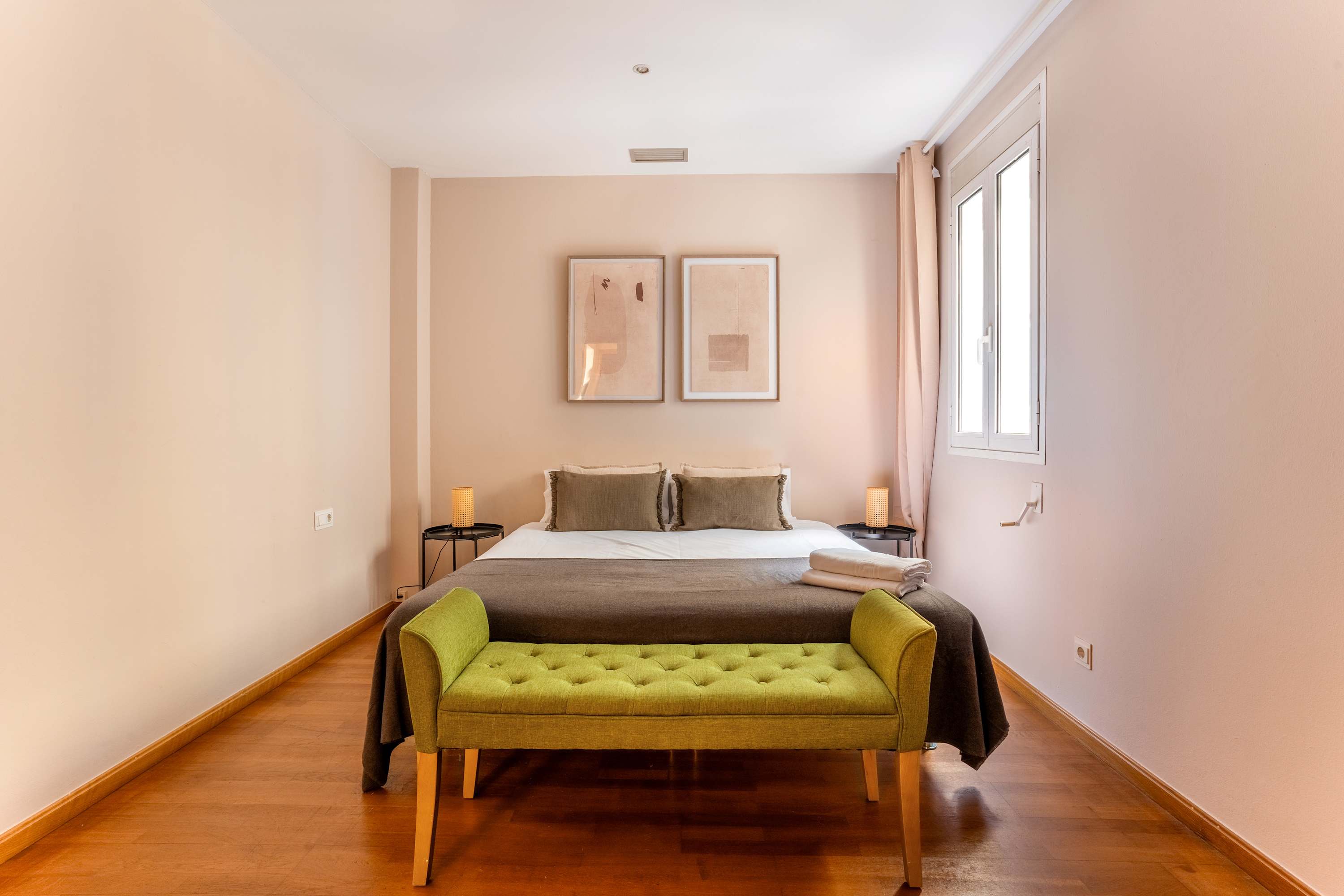 Elegant and historic 3BD in Pl Urquinaona! β Barcelona, Catalunya β vacation rental