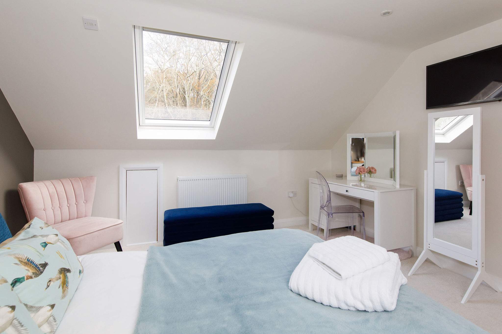 Pastel colours create a calm and serene environment.